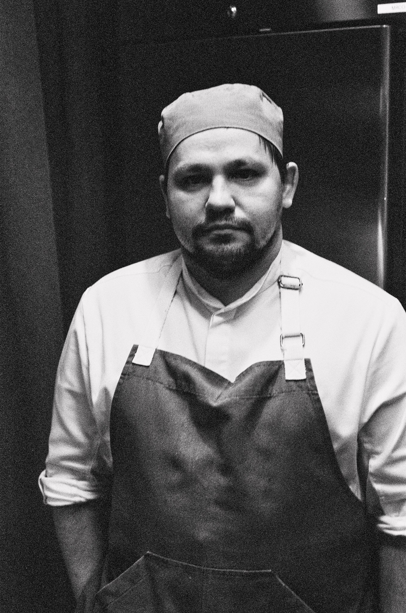 Люди. Персоны. Другой Павел Поцелуев — плёночная фотография и мастерство мясного дела