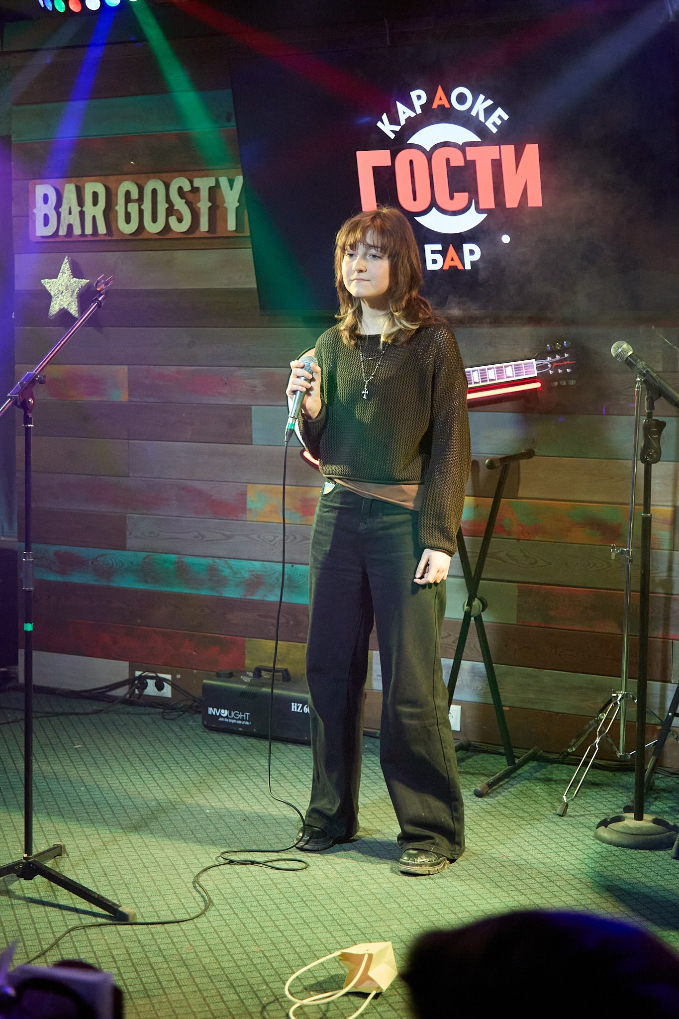 Концерт в баре «Гости». Фотограф Омск | Александр Вандеров