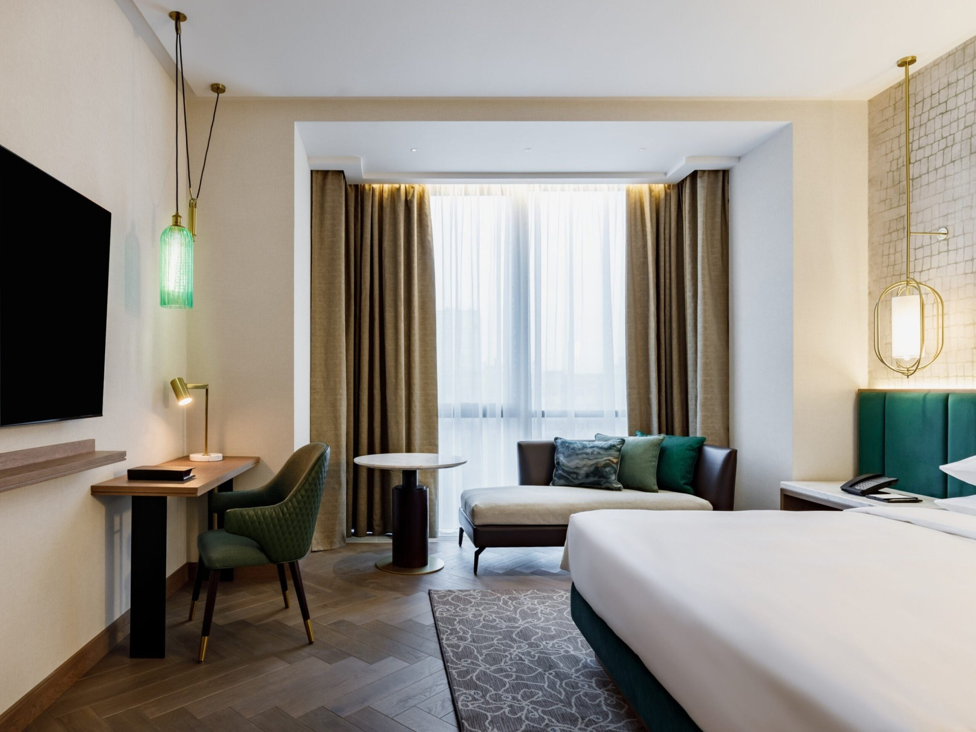 Рекомендуемые отели в Ростове-на-Дону для фотосъемки свадебных сборов