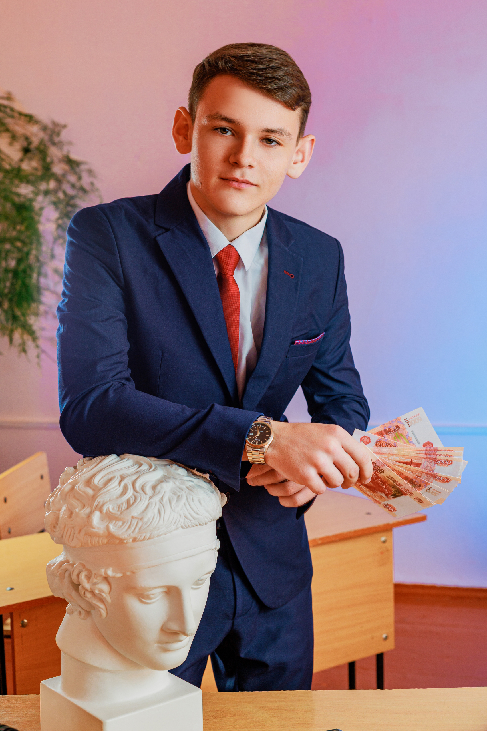 Индивидуальный портрет выпускника: крупный план, акцент на выражении лица. Выпускные альбомы Черкесск, Вырускные альбомы карачаевск, выпускные альбомы Георгиевск Выпускные альбомы Пятигорск, Выпускные альбомы Ставрополь, выпускные альбомы железноводск, Выпускные альбомы Кисловодск, Школьный фотограф Ставрополь, Школьный фотограф Черкесск, школьный фотограф Пятигорск, школьный фотограф Кисловодск