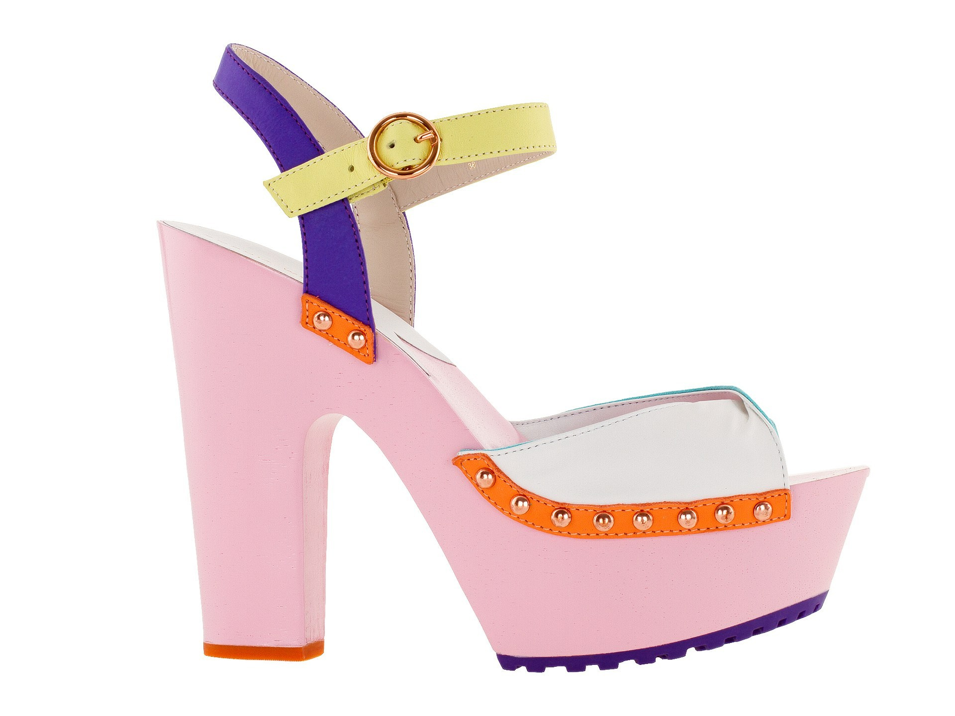 фото обуви на белом фоне для Wildberries, Ozon в Ростове-на-Дону