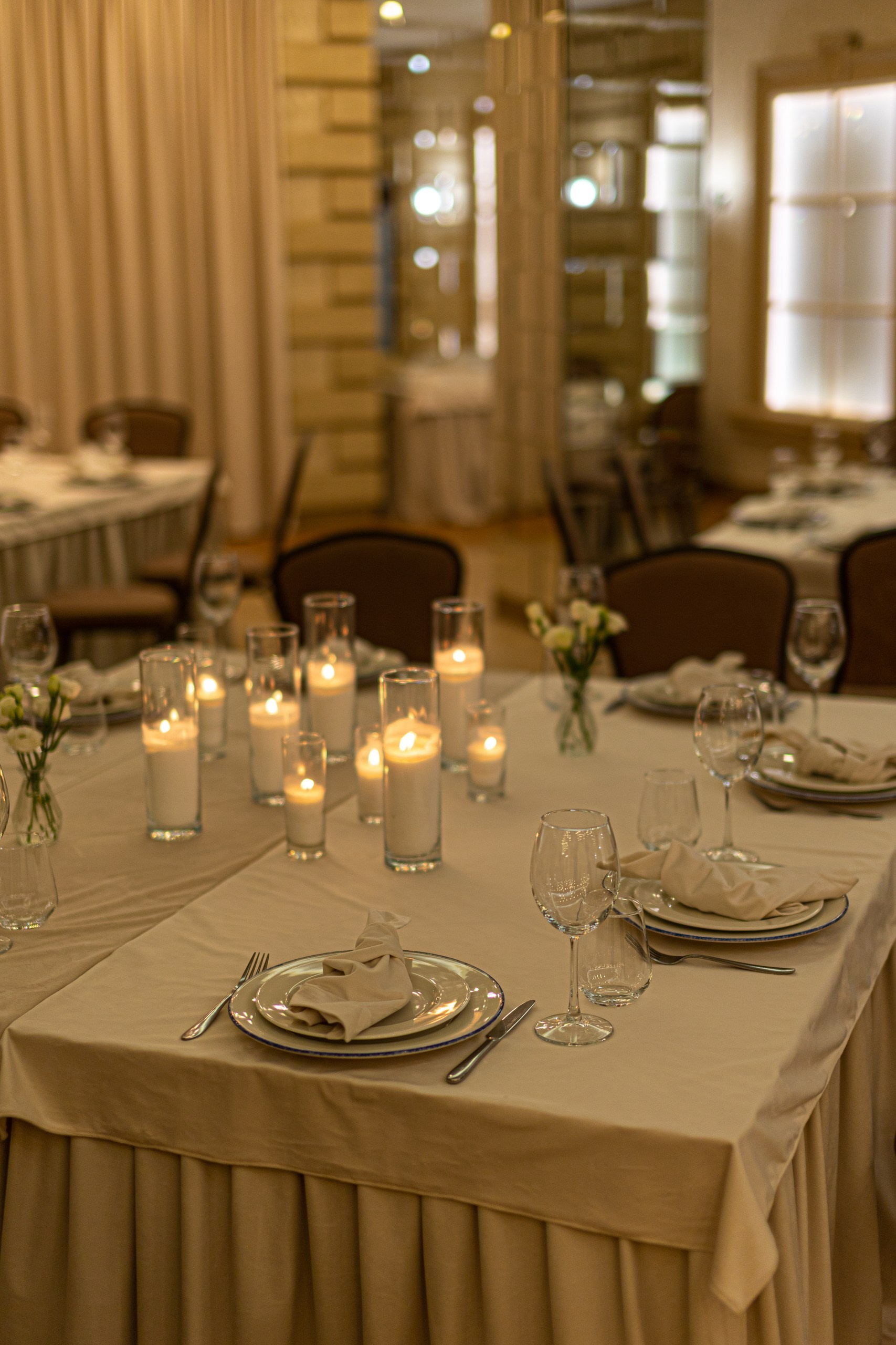 Банкетный зал ресторана Дача. Фотограф в Оренбурге. Профессиональный фотограф