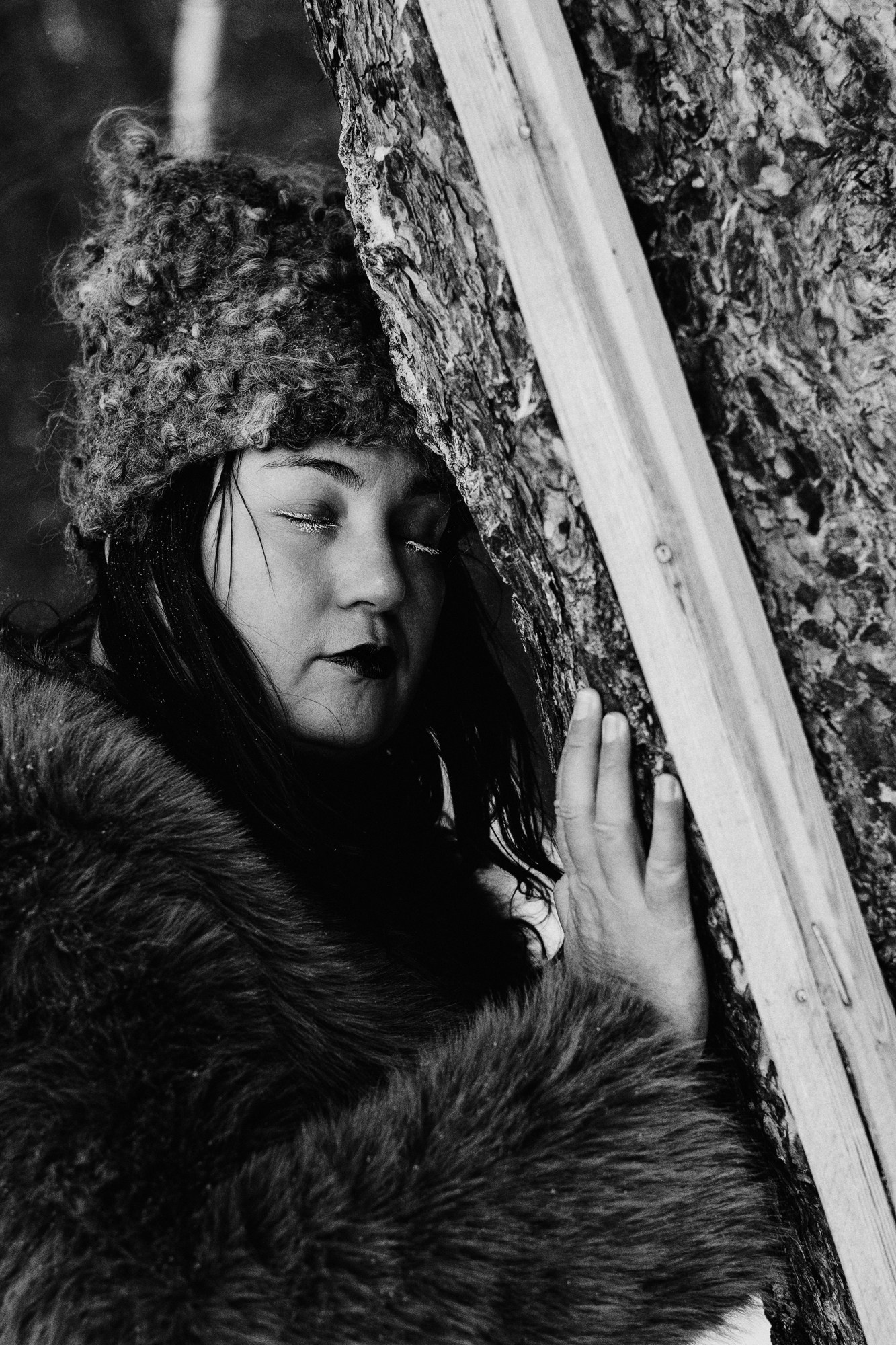 Зимняя фотосессия в Затюменском парке (Тюмень) | Художественная съемка от Daria Mars. Портретный фотограф Тюмень Дарья Мустафина