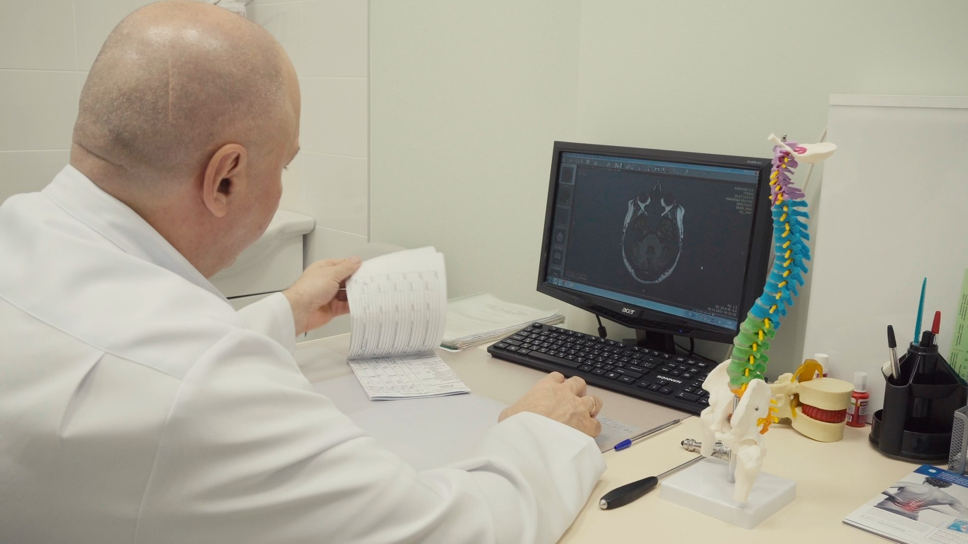 Шоурилс. Денис Хрюкин, режиссёр кино и театра, продюсер, фотограф, Санкт-Петербург, Москва