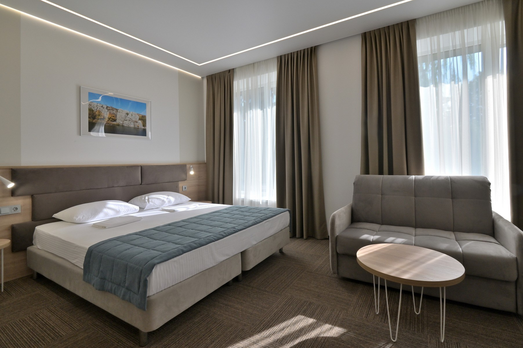 Лучшие отели в Новочеркасске для фотосъемки свадебных сборов