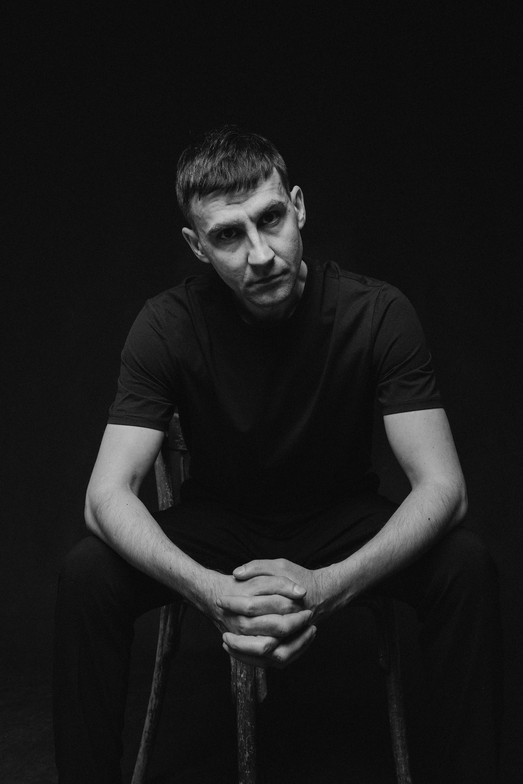 мужской фотограф Алматы Бизнес фотограф алматы Корпоративный фотограф алматы Бизнес портрет алматы подарить сертификат схъемка мужская подарок мужчине