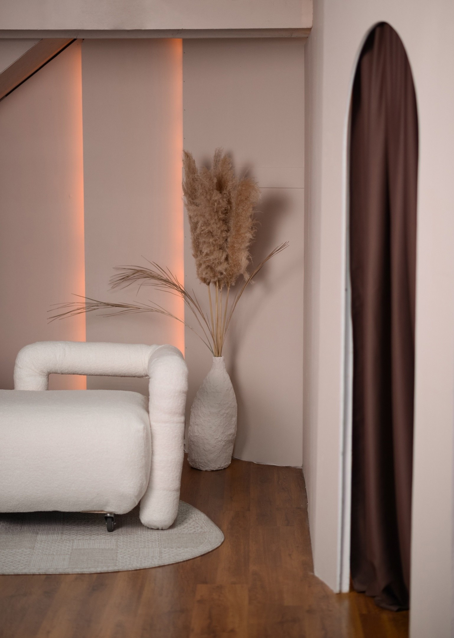 Фотостудии Севастополя. Лучшие фотостудии Севастополя. Фото интерьера фотостудий. Актуальные фото фотостудий Севастополя. Профессиональная фотосъемка в Крыму. Натуральные эмоции и живые кадры. Забронируйте дату прямо сейчас!