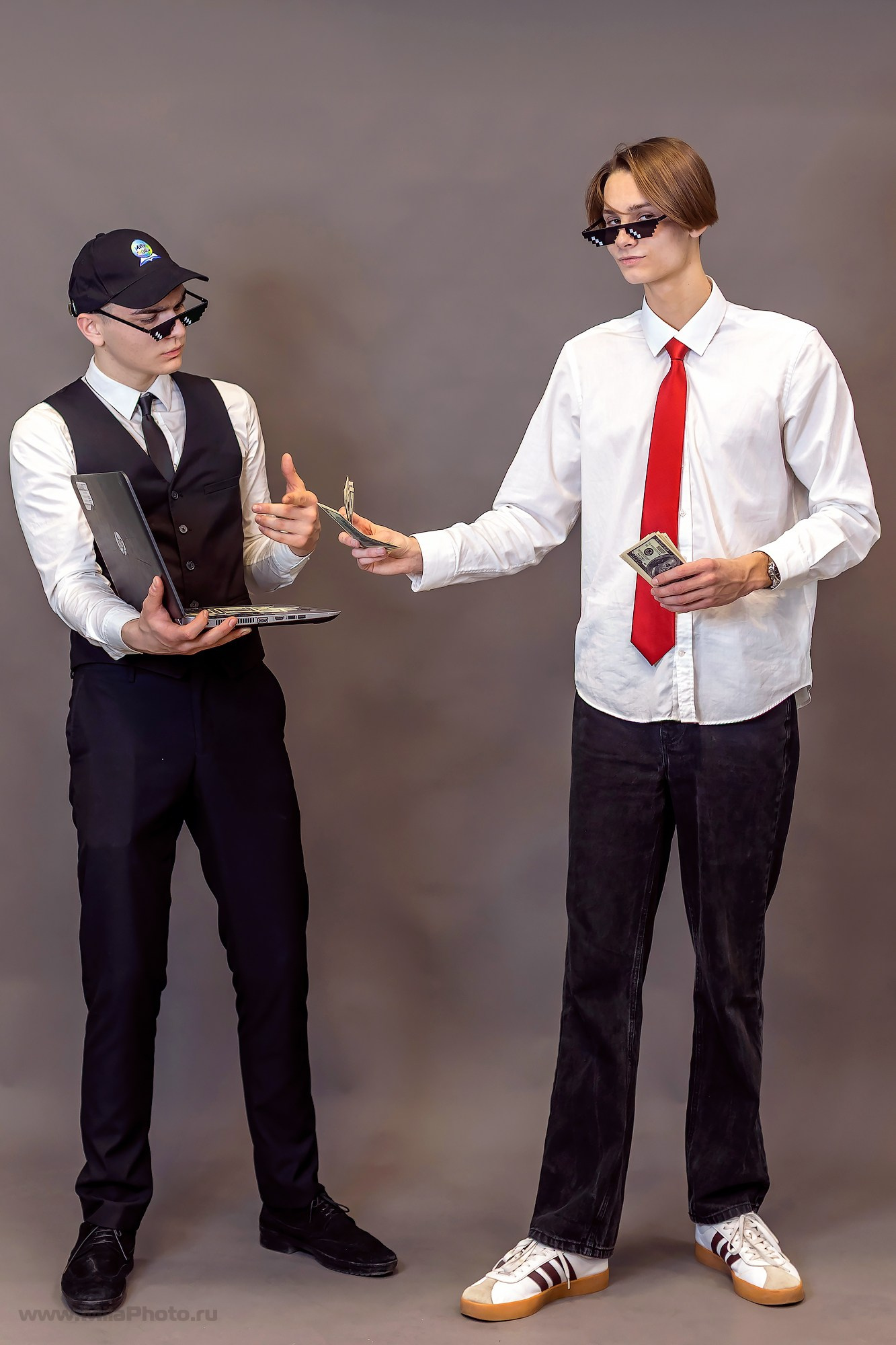 Галерея съемок в студиях. Фотограф и видеограф Москва. Свадебный фотограф, видеограф. Выпускные альбомы. Оживающие альбомы