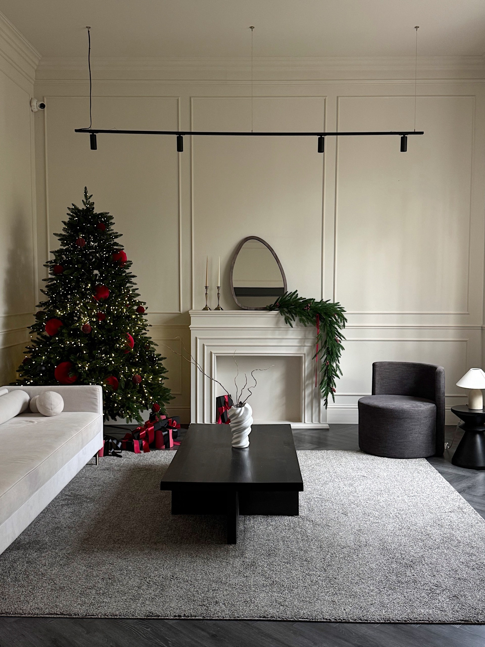 Лучшие Фотостудии Симферополя - топ-мета для сьемки в 2025. Профессиональная фотосъемка в Крыму. Натуральные эмоции и живые кадры. Забронируйте дату прямо сейчас!