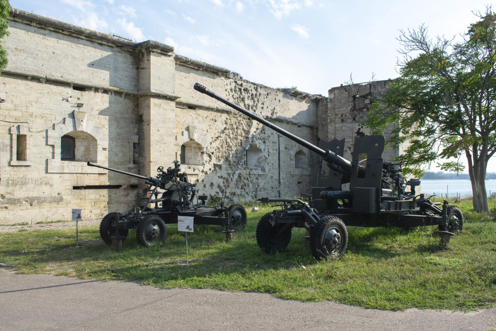 Музеи Севастополя, что посмотреть в Севастополе, экскурсии по Севастополю. Профессиональная фотосъемка в Крыму. Натуральные эмоции и живые кадры. Забронируйте дату прямо сейчас!