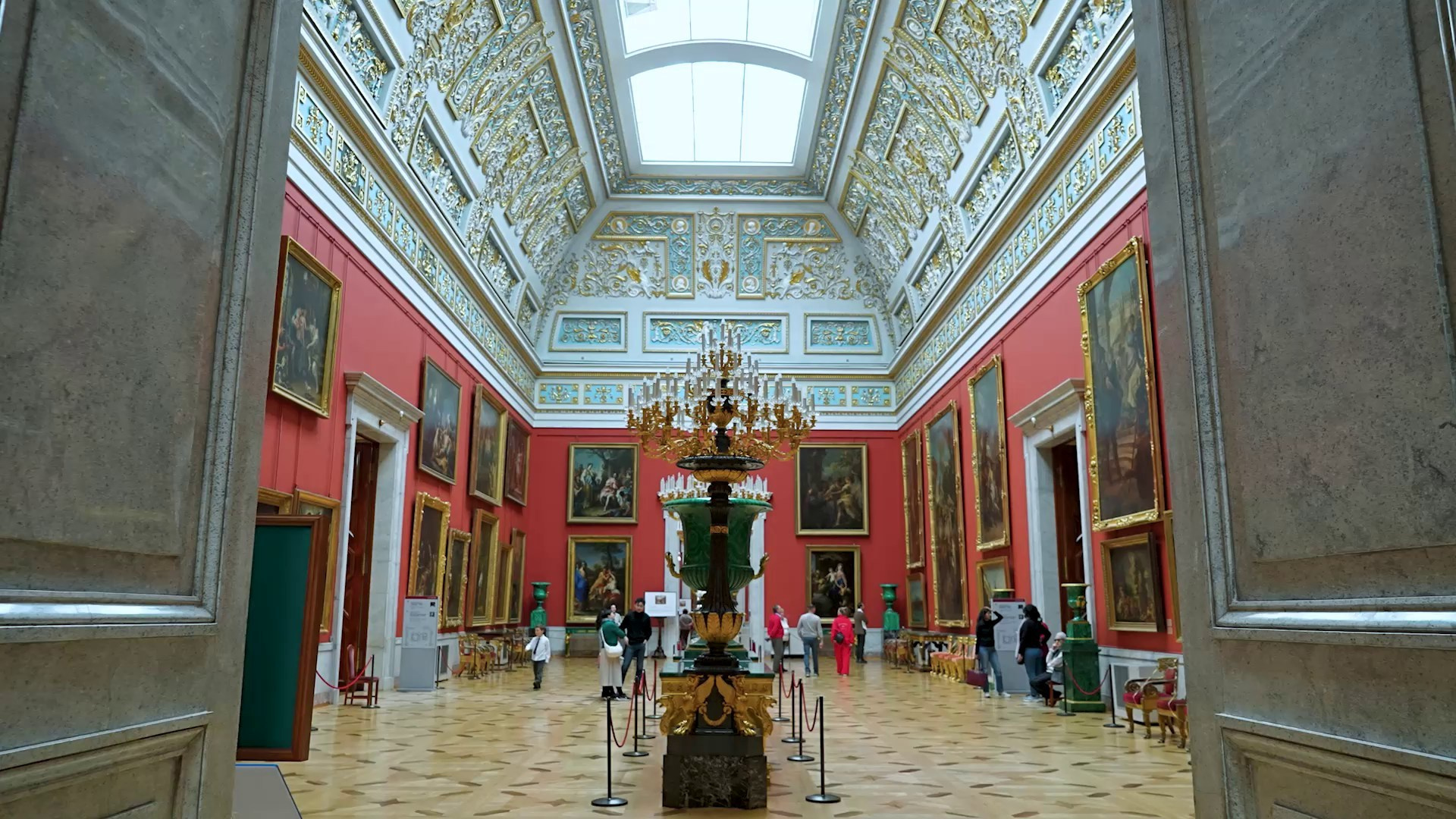 Видеомонтажер и Видеоператор в Санкт-Петербурге