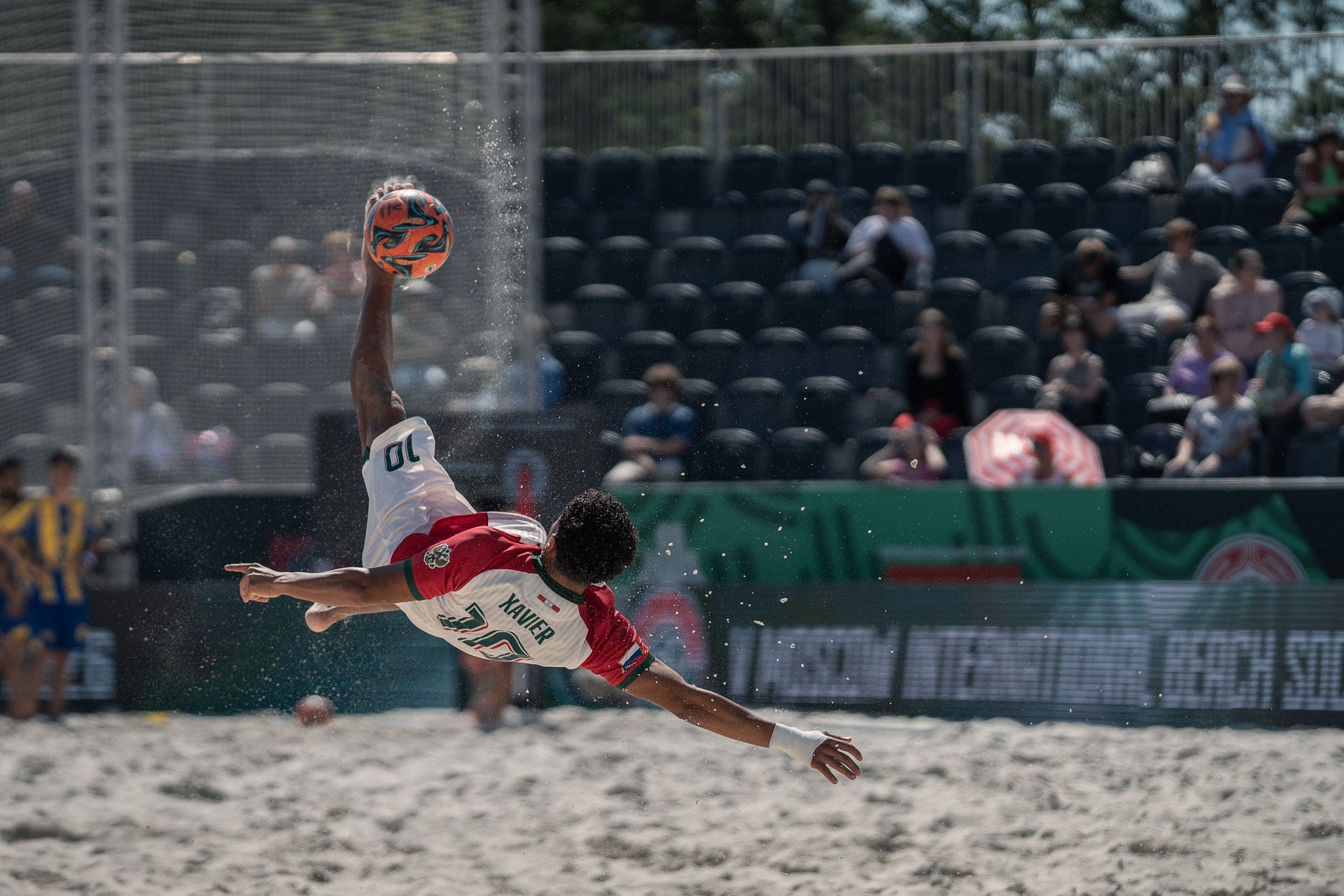 Beach Soccer: Lokomotiv vs Sportivo Luqueño — 6:4 Photo Report | Sergey Churnosov
