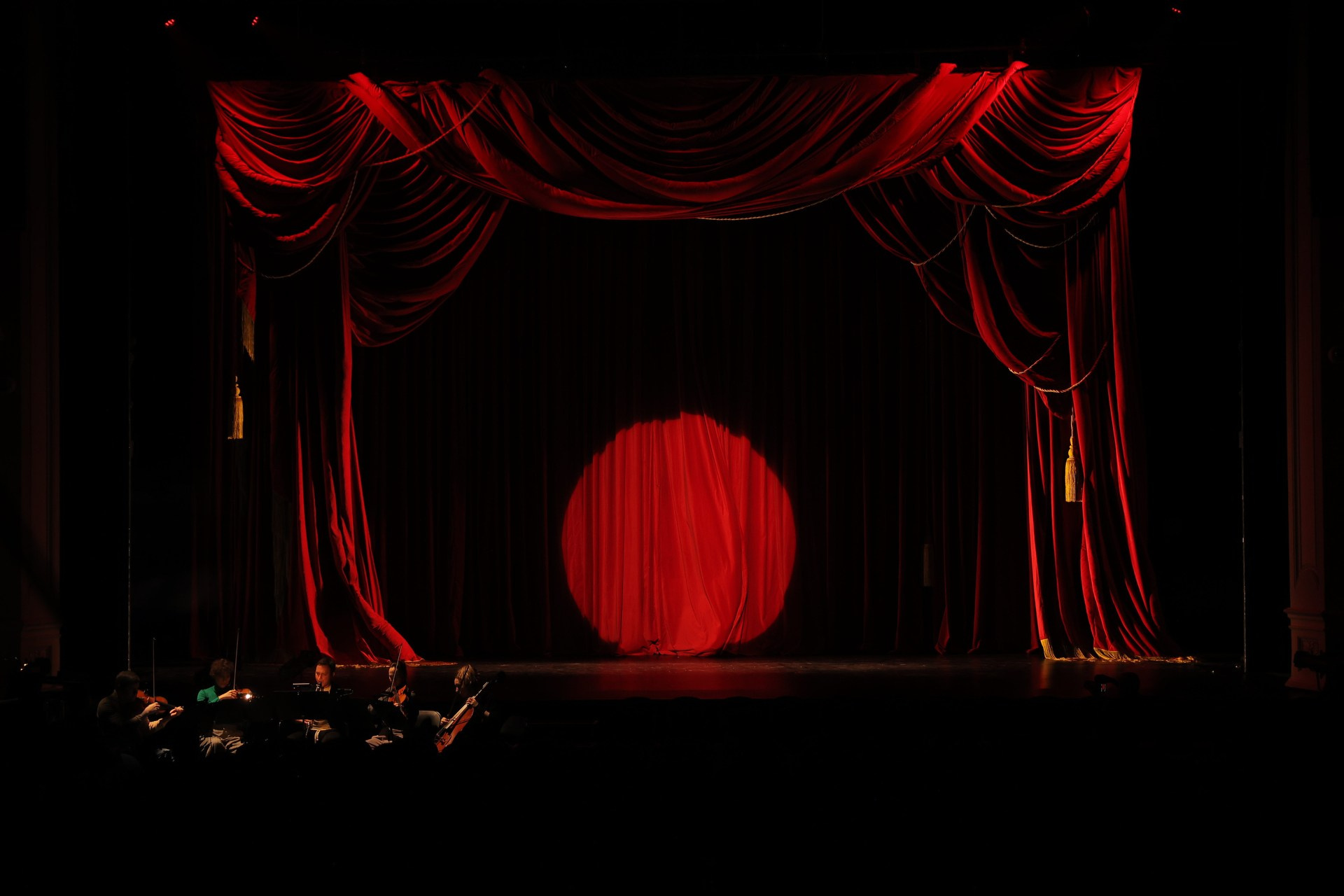 История занавеса. Превращаем идею в технологию