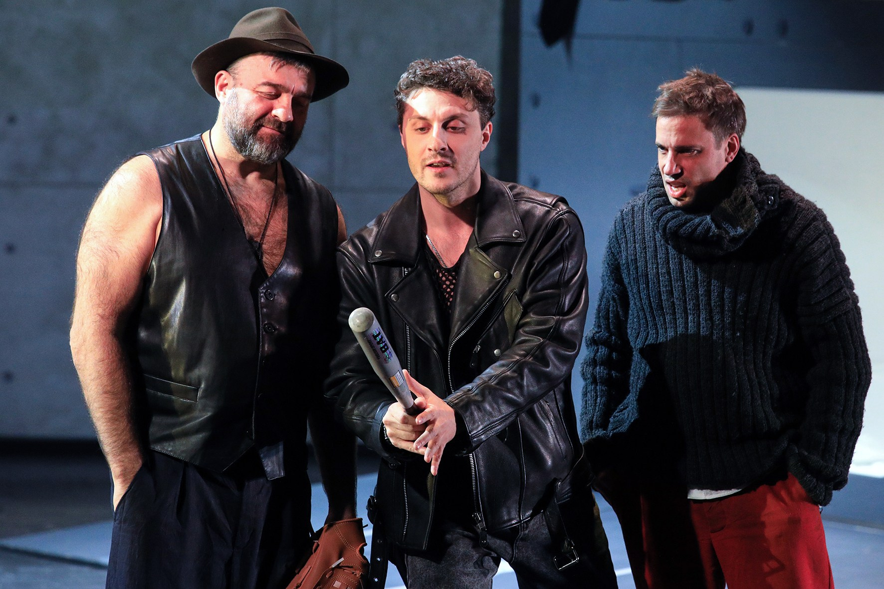 Ведущие мероприятия 1+1