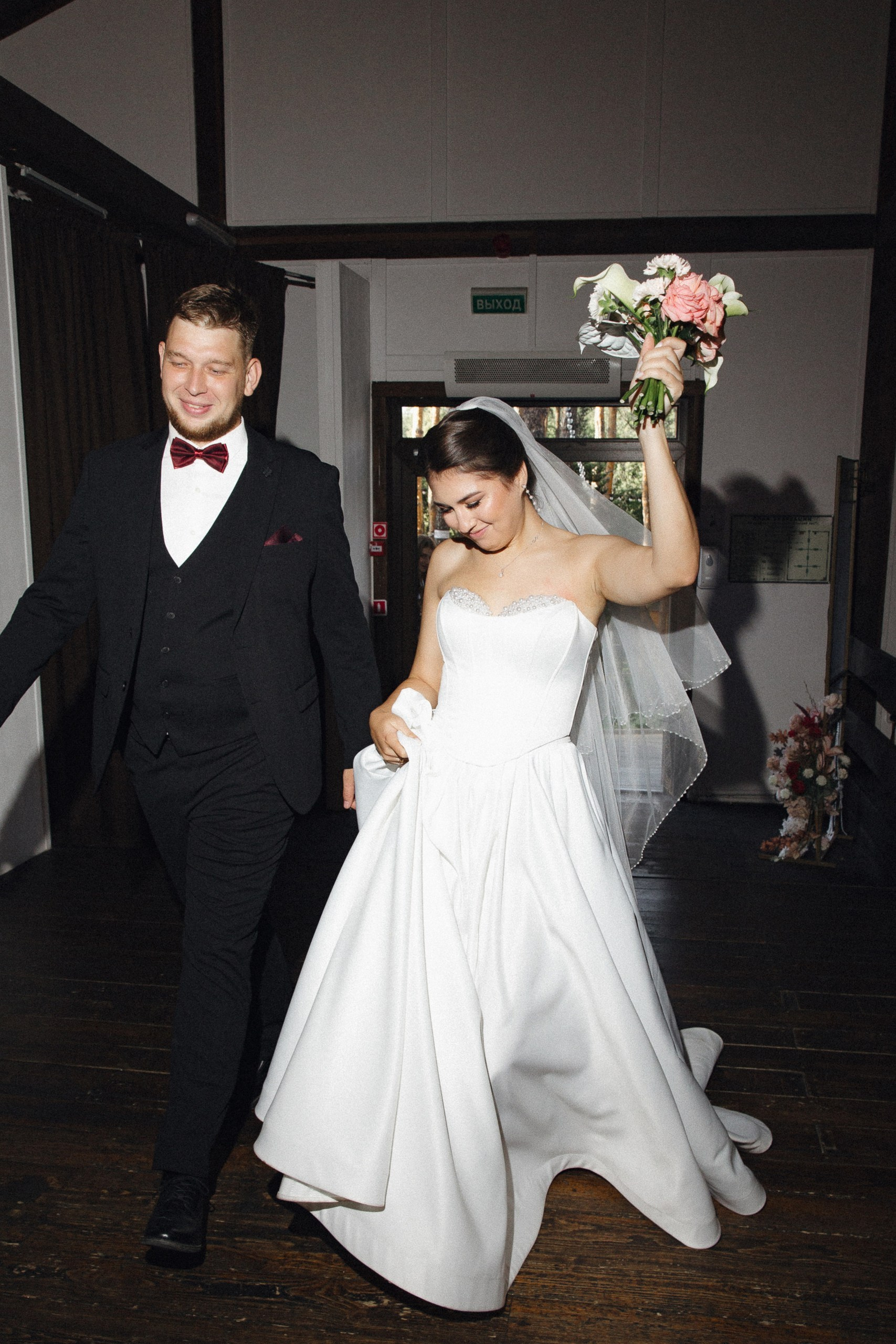 Загородная свадьба Влада и Натальи в цвете Марсала. Главная