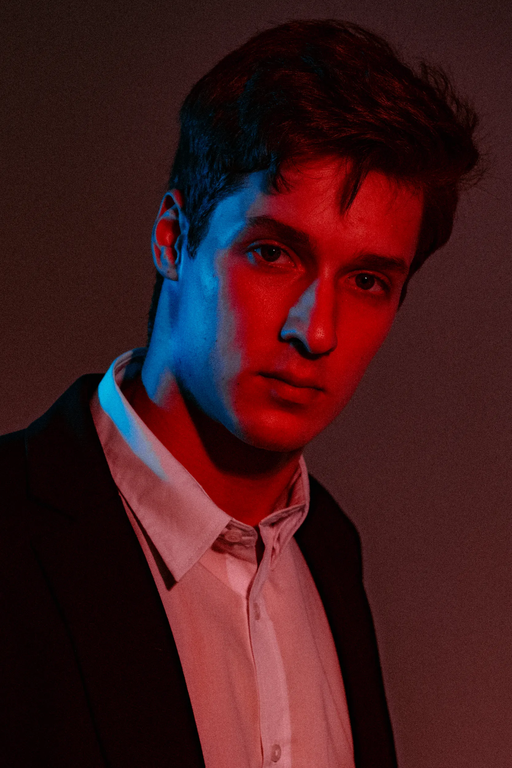 мужской фотограф Алматы Бизнес фотограф алматы Корпоративный фотограф алматы Бизнес портрет алматы подарить сертификат схъемка мужская подарок мужчине