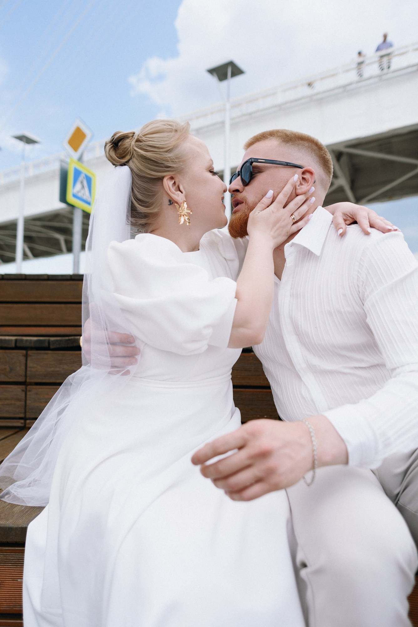 Свадебный фотограф в Тюмени — Фотосессия Павла и Марии на Набережной. Портретный фотограф Тюмень Дарья Мустафина