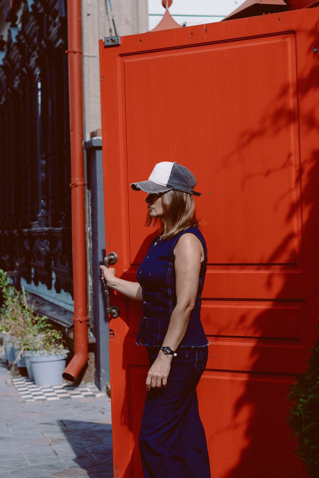 Стрит-стайл фотосессия на улице Ленина, Тюмень, динамичный образ