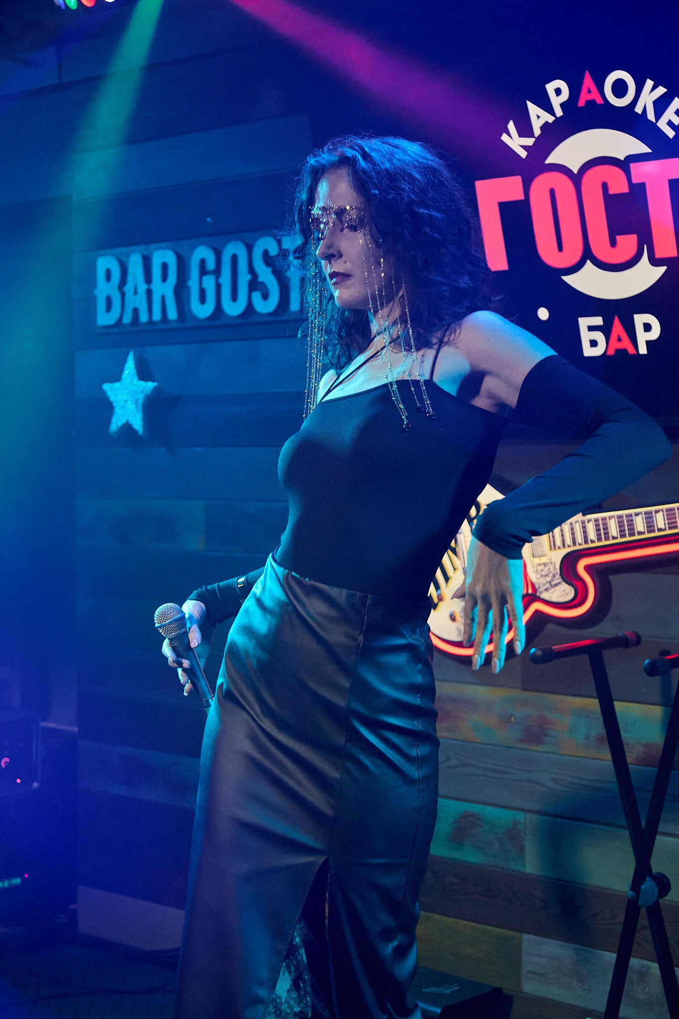 Концерт в баре «Гости». Фотограф Омск | Александр Вандеров