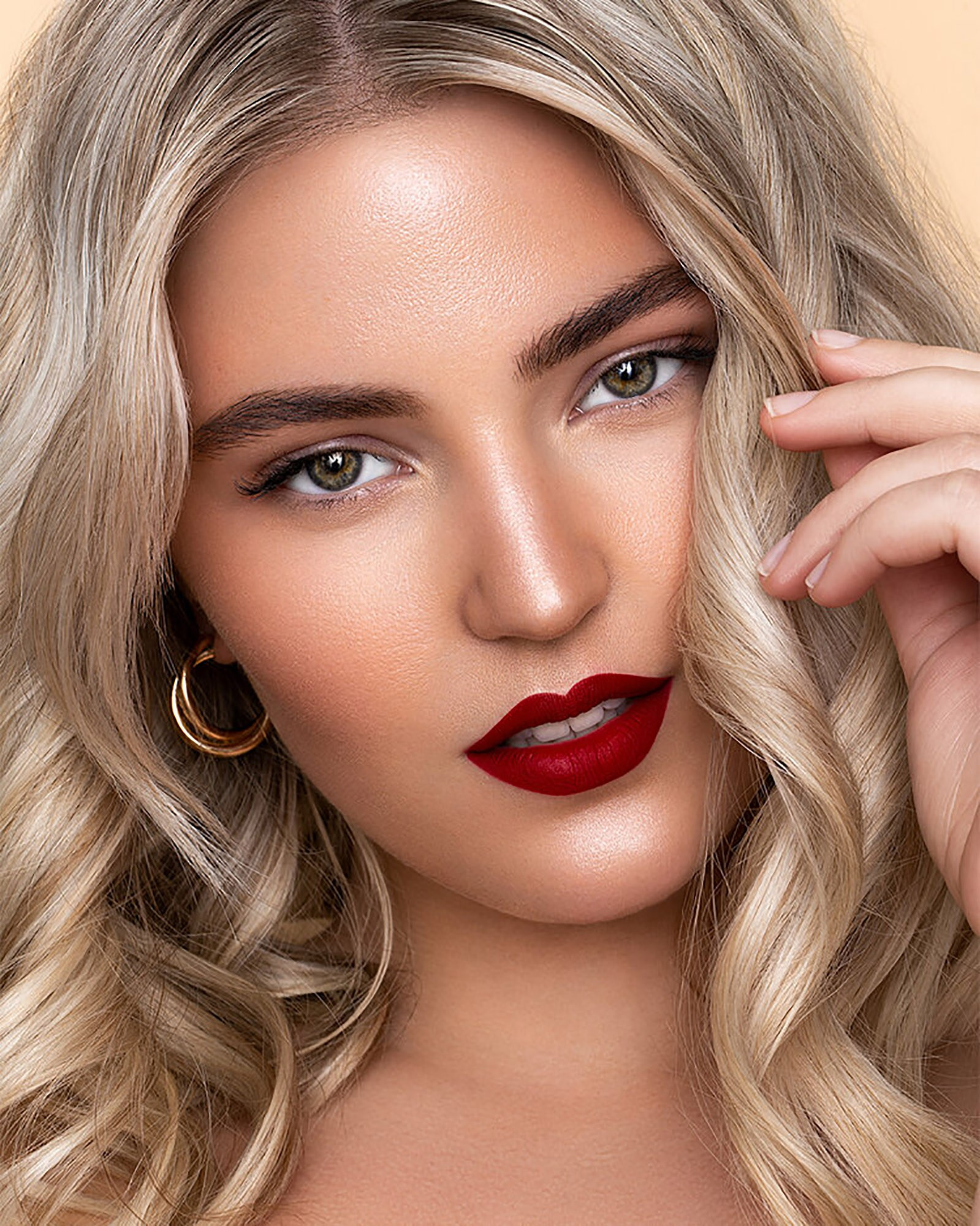 Elevating Visual Perfection — High-End Retouching Services. AI Photo Retoucher and Image Restorer Zhanna Ognivo