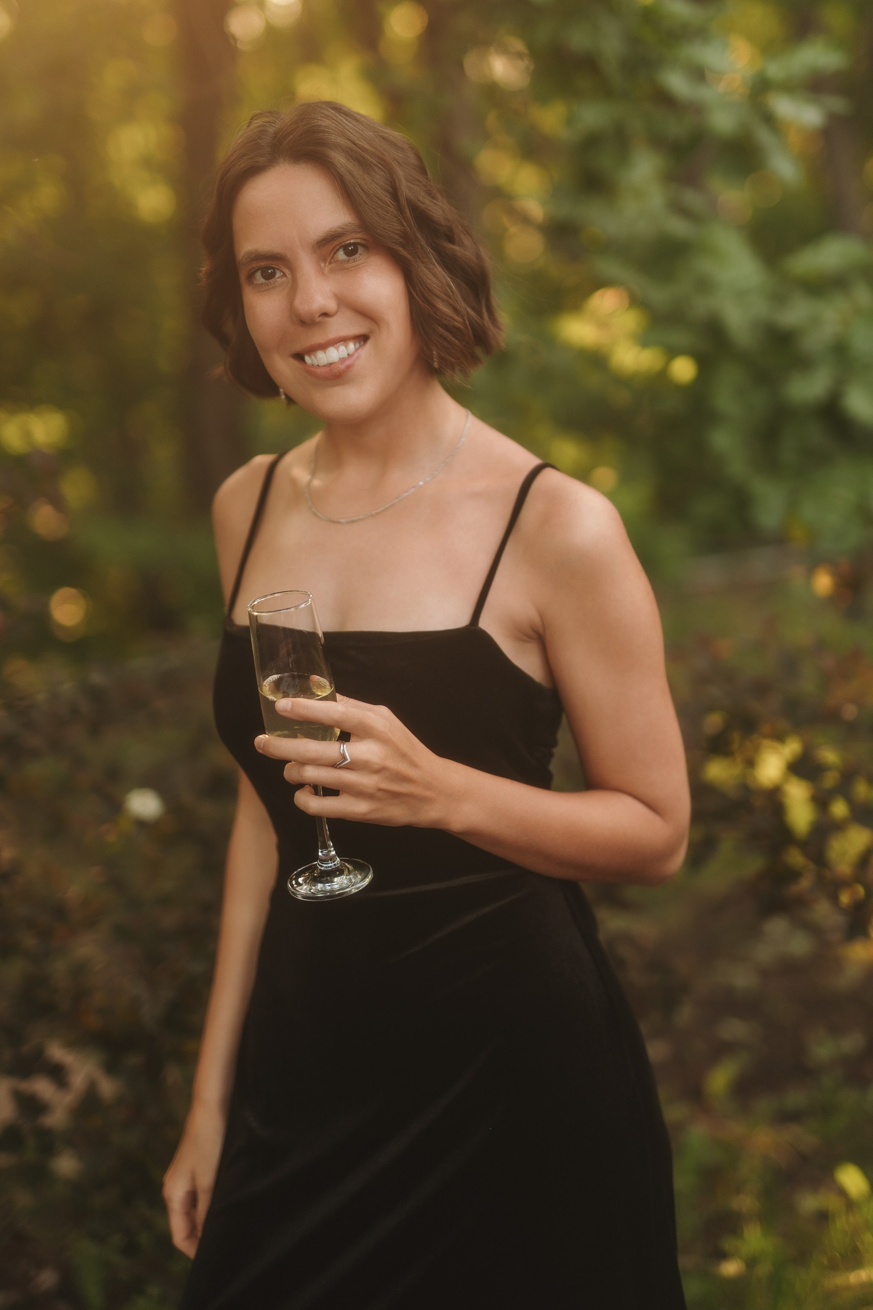 Свадьба 7 июня 2026 года — фотосессия, ЗАГС и банкет в шатре «Под облаками» в Нагаево с ведущим Артуром Ильясовым