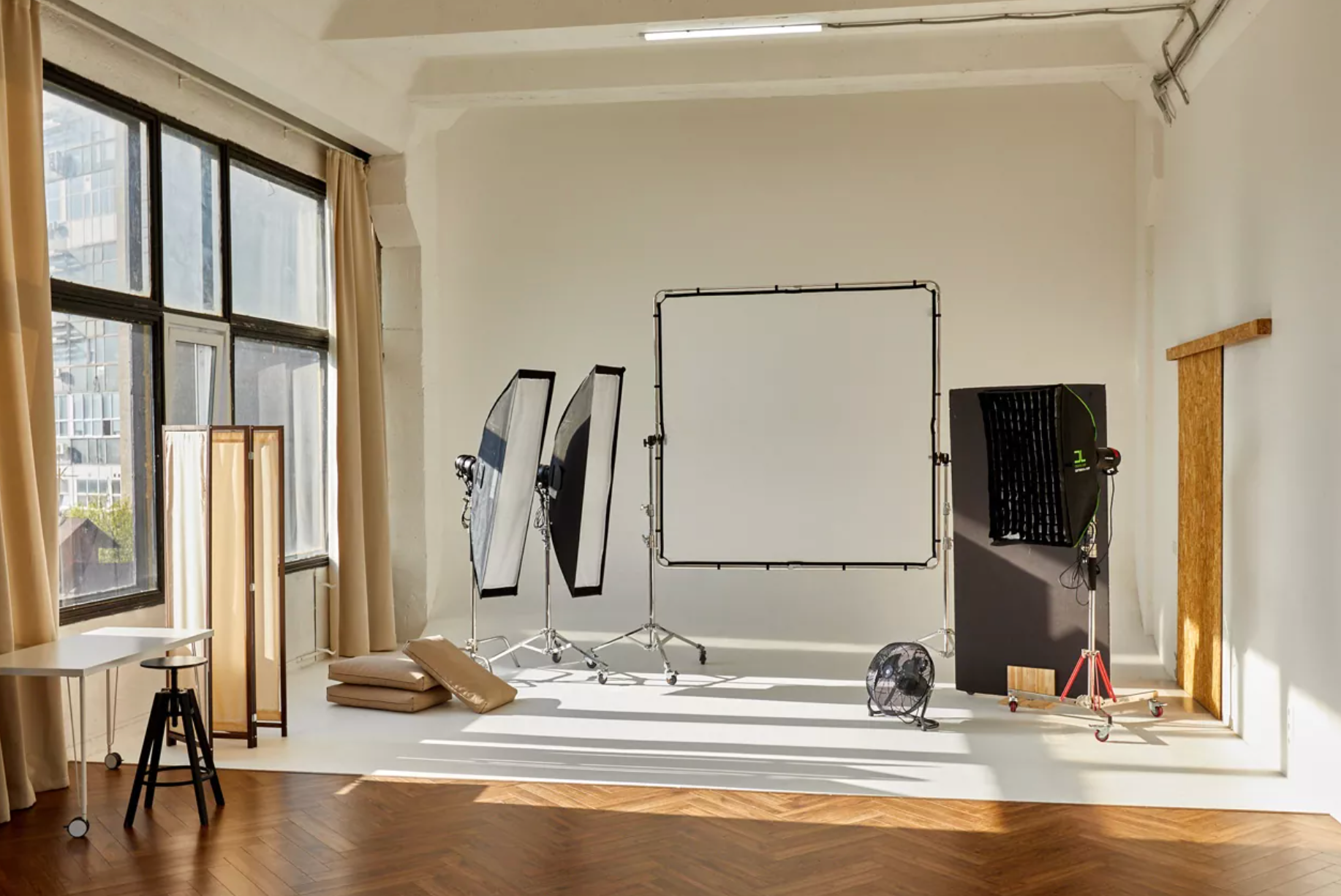 Подборка студий. Портретный фотограф в Москве Ефанова Ульяна. Женский портрет