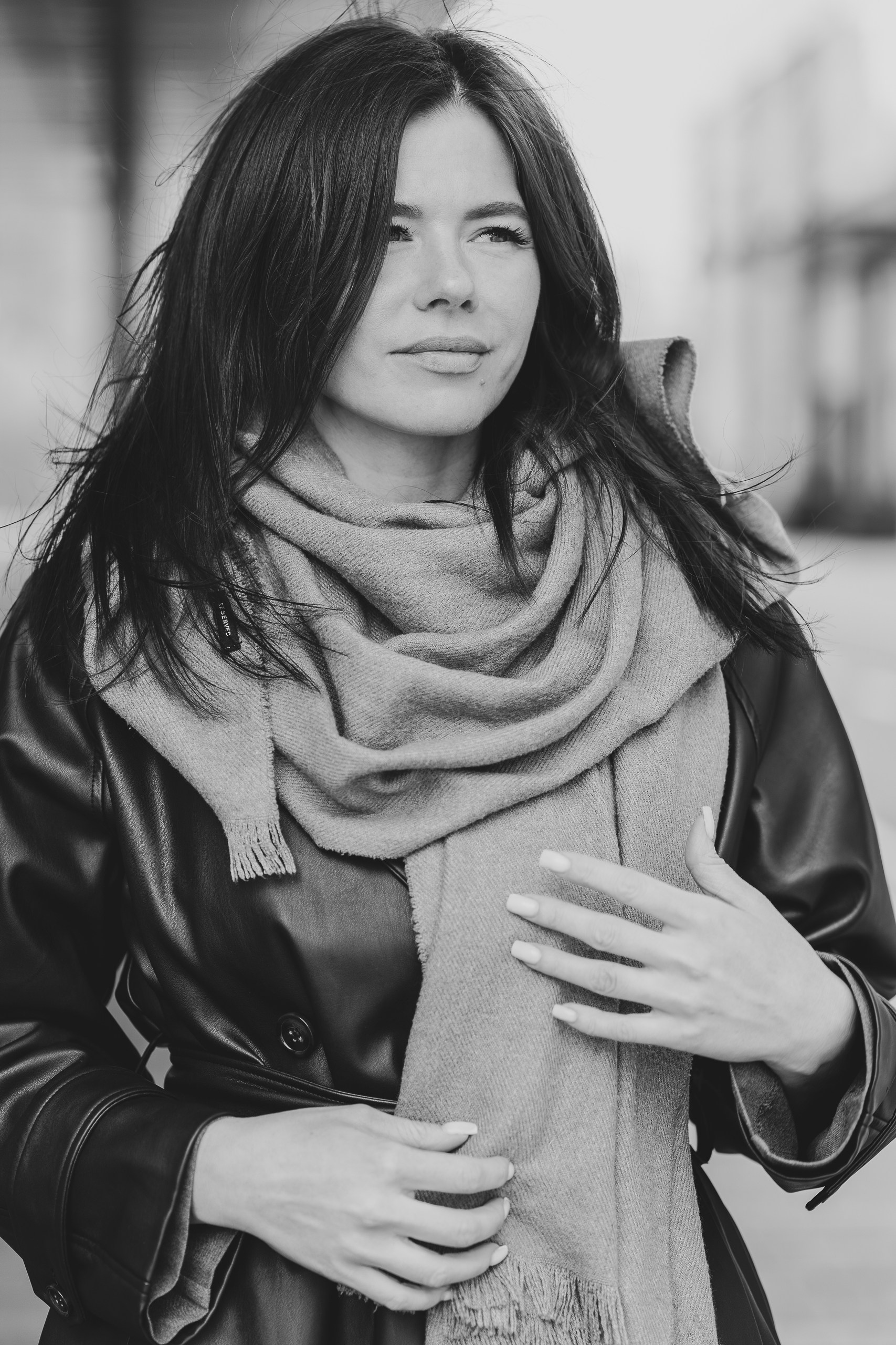 Черно-белый фотопортрет девушки | фотограф Екатеринбург