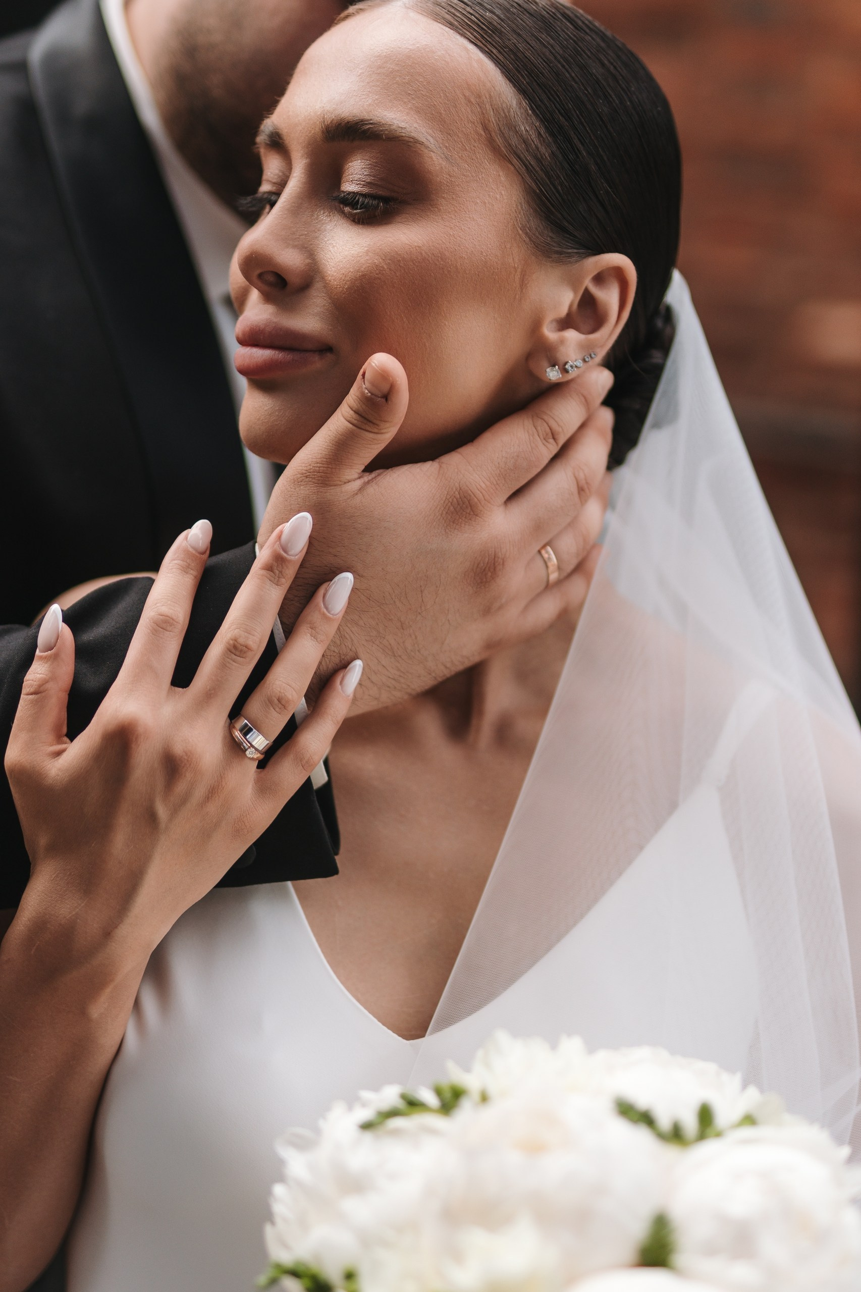 Свадьба 7 июня 2026 года — фотосессия, ЗАГС и банкет в шатре «Под облаками» в Нагаево с ведущим Артуром Ильясовым