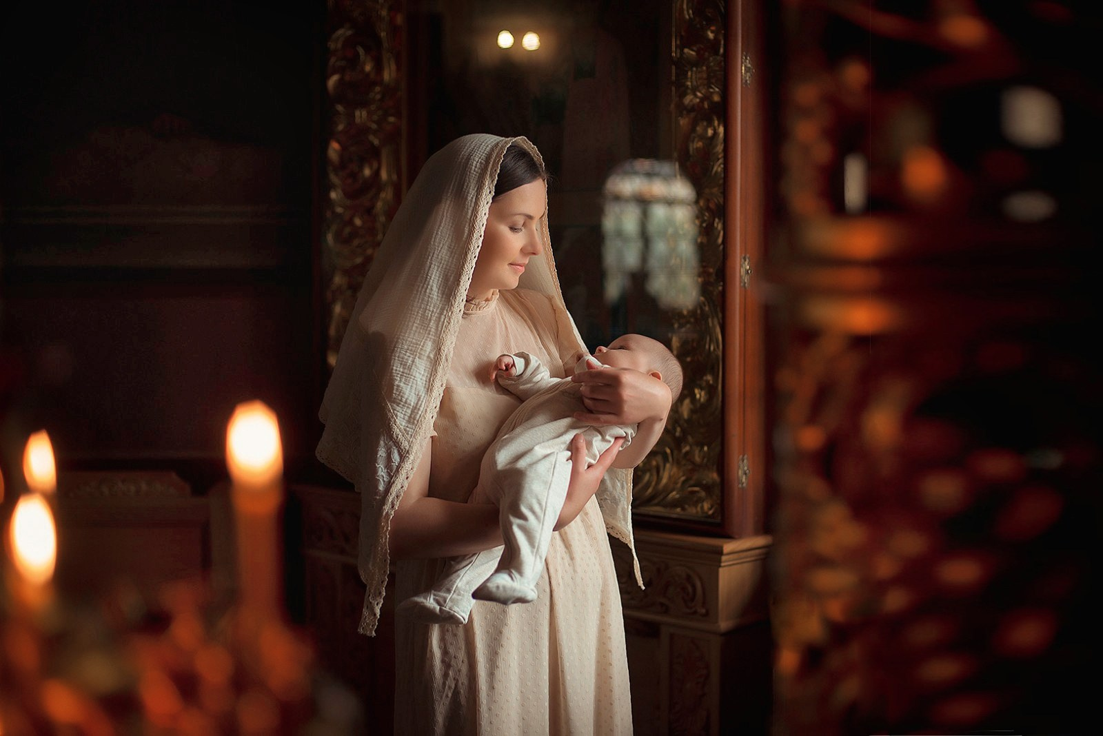 Таинство Крещения в храме, фотосессия крещения в Москве, Крещение на Крутицком подворье