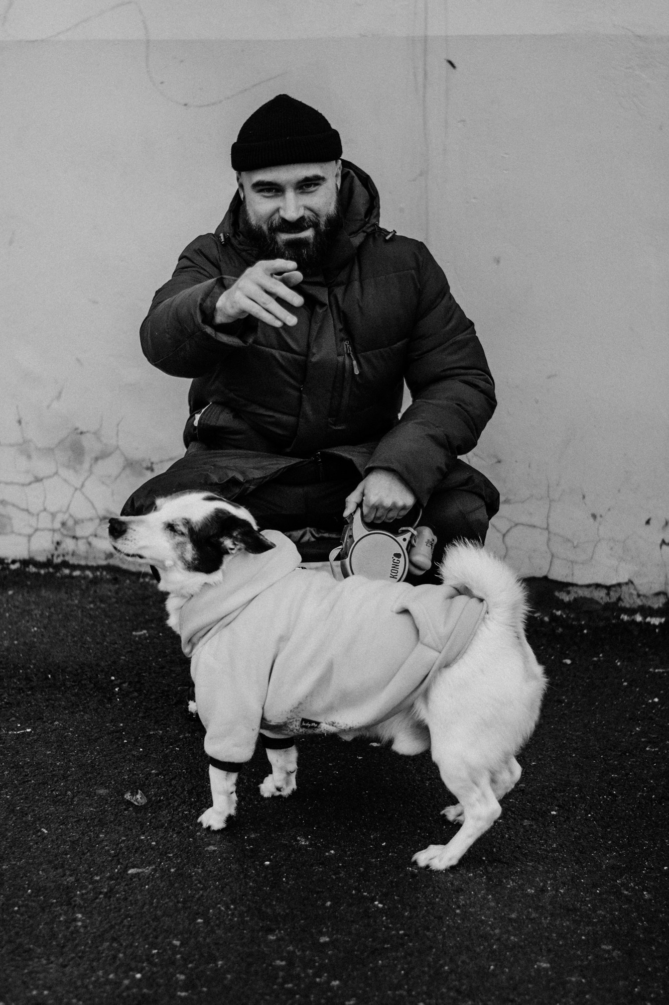 Мужская фотосессия с собакой в Тюмени — Саша и Тони. Фотограф Дарья Мустафина, Тюмень