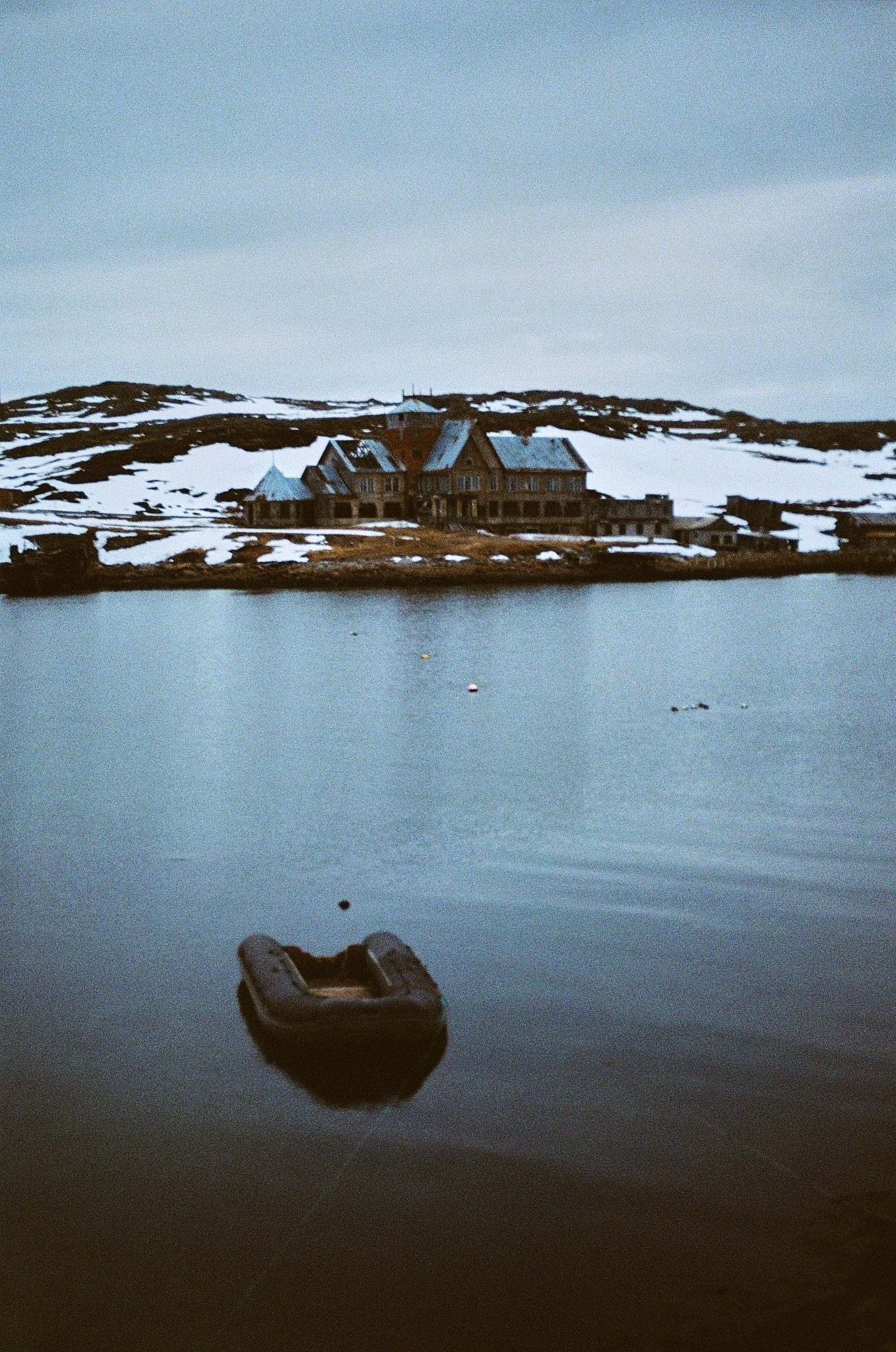 Teriberka (Murmansk). The Other Pavel Potseluev — film photography and mastery of meat business
