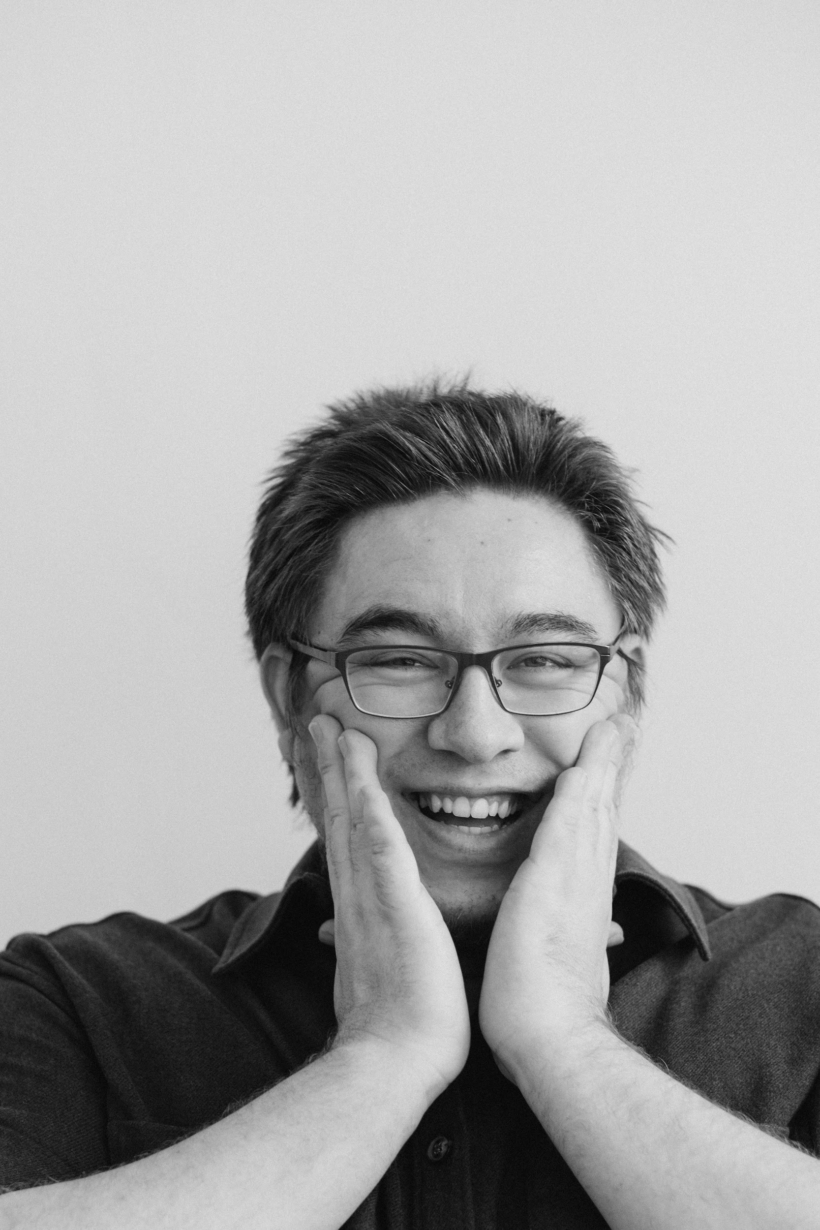 мужской фотограф Алматы Бизнес фотограф алматы Корпоративный фотограф алматы Бизнес портрет алматы подарить сертификат схъемка мужская подарок мужчине