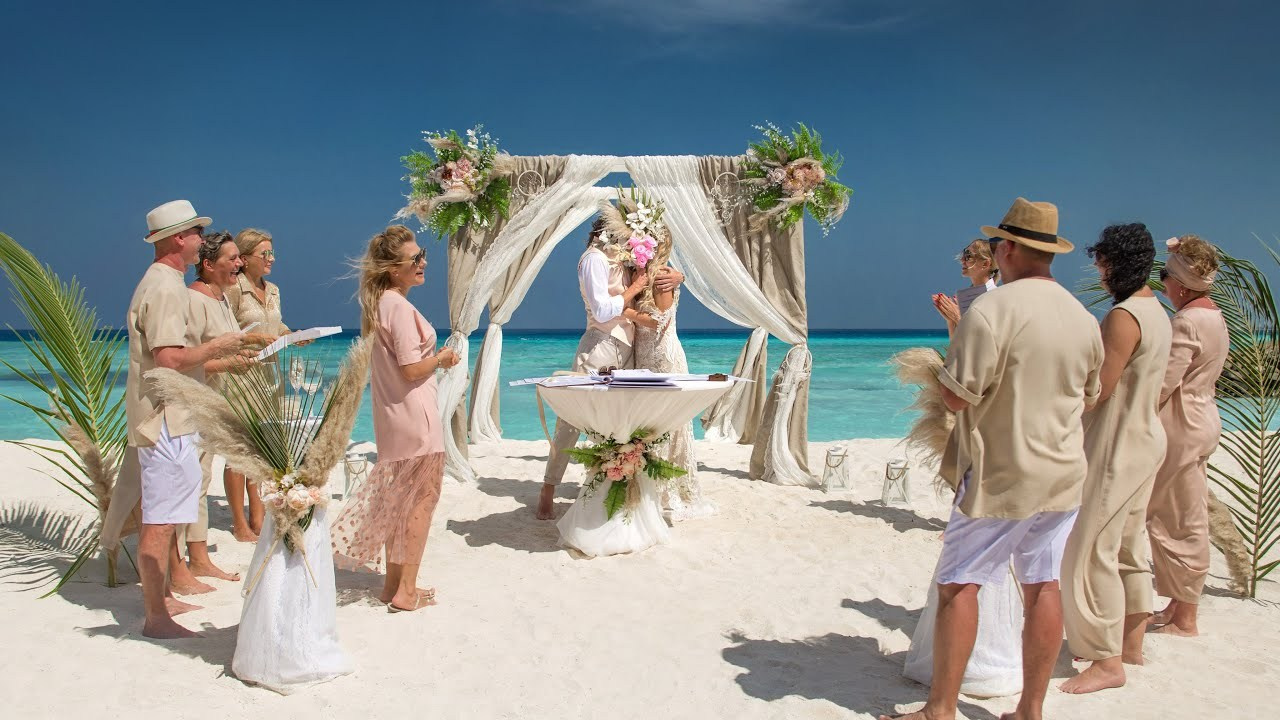 Услуги проведения свадебной церемонии на Мальдивах