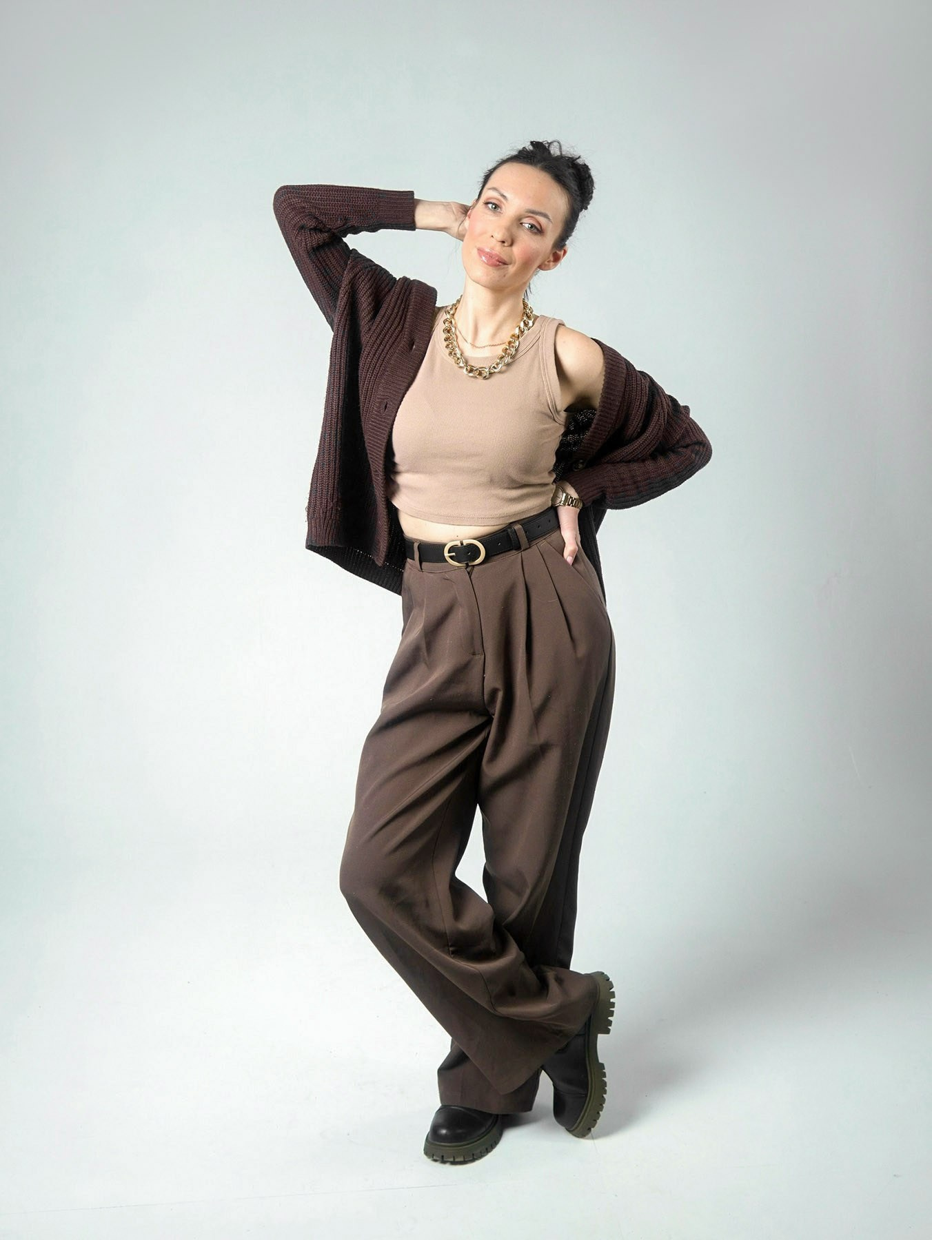 Съемка на белом и светлом фоне. Студия автопортрета в Кирове. Студия с зеркалом без фотографа