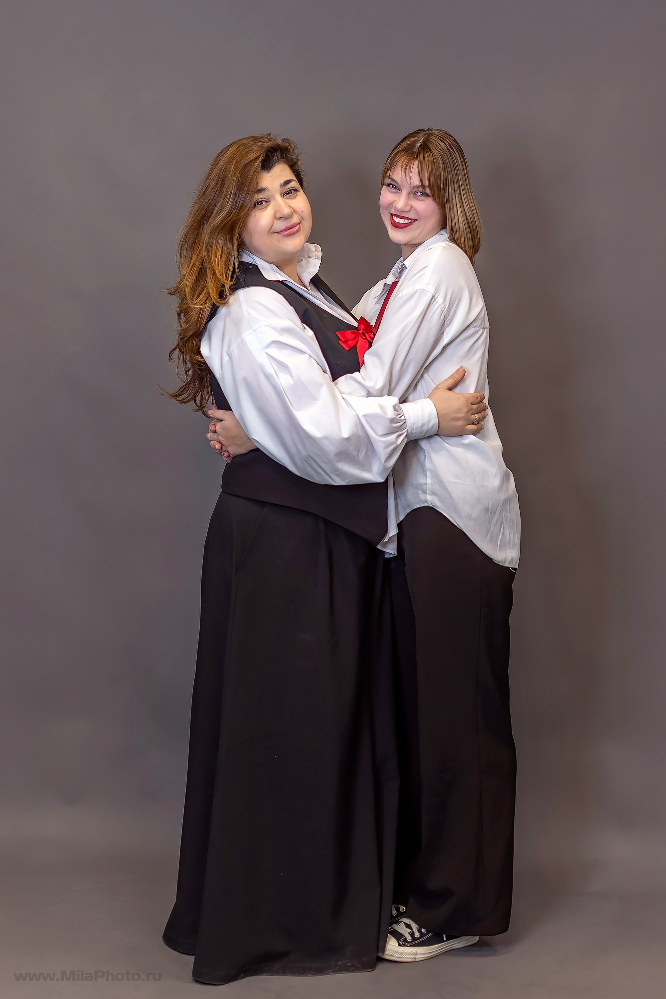 Галерея съемок в студиях. Фотограф и видеограф Москва. Свадебный фотограф, видеограф. Выпускные альбомы. Оживающие альбомы