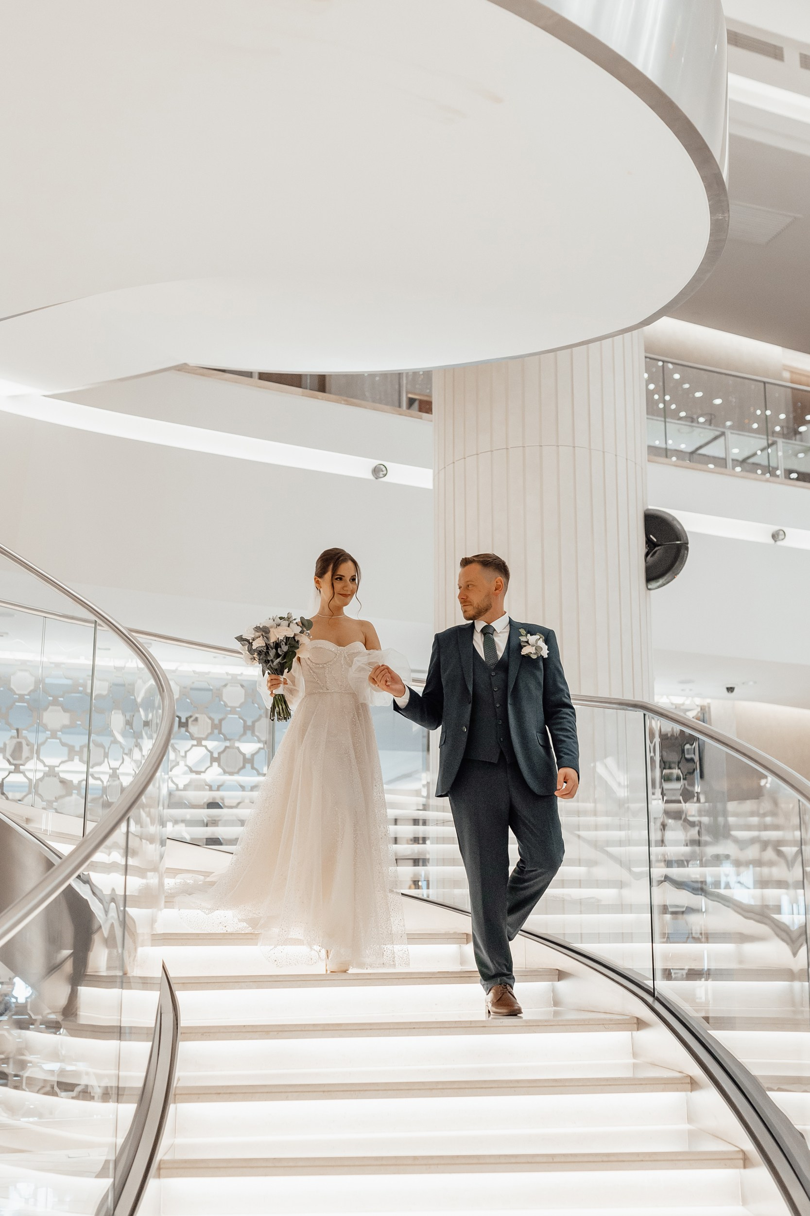 свадебная фотосессия в отеле хаятт ридженси петровский парк в москве