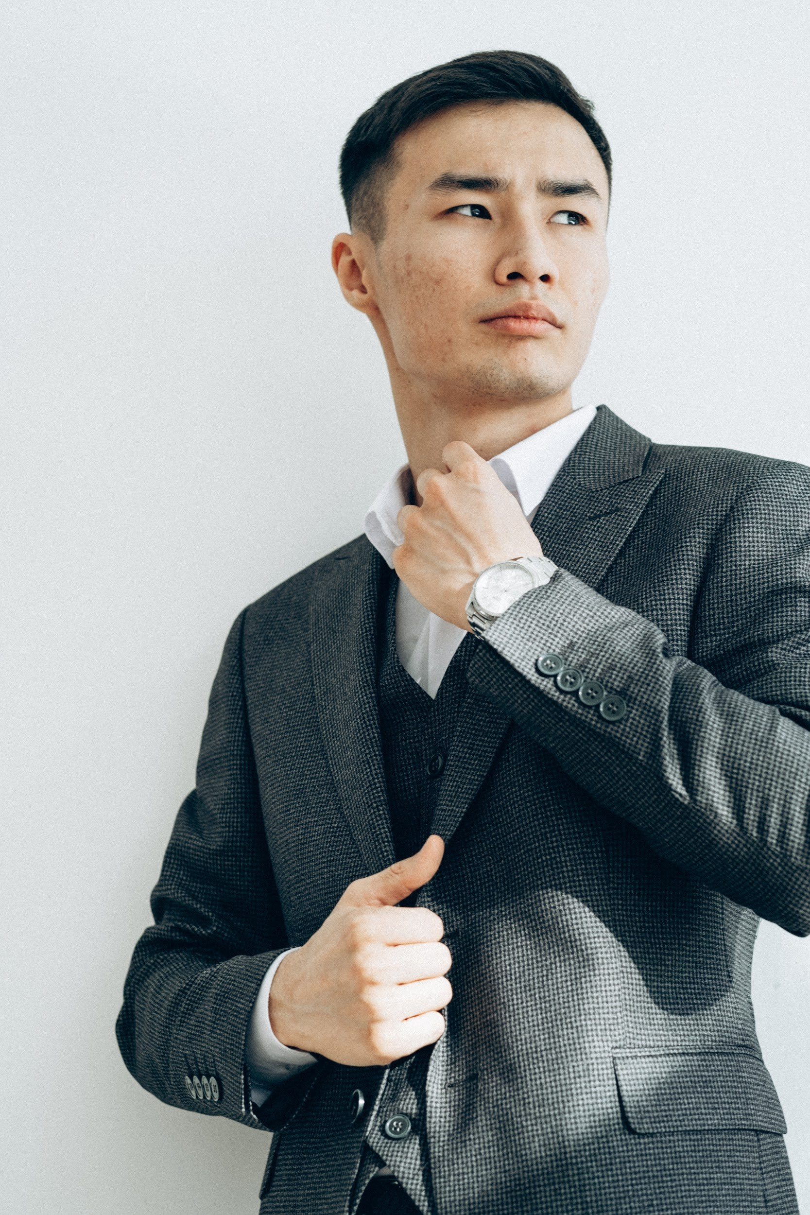 мужской фотограф Алматы Бизнес фотограф алматы Корпоративный фотограф алматы Бизнес портрет алматы подарить сертификат схъемка мужская подарок мужчине