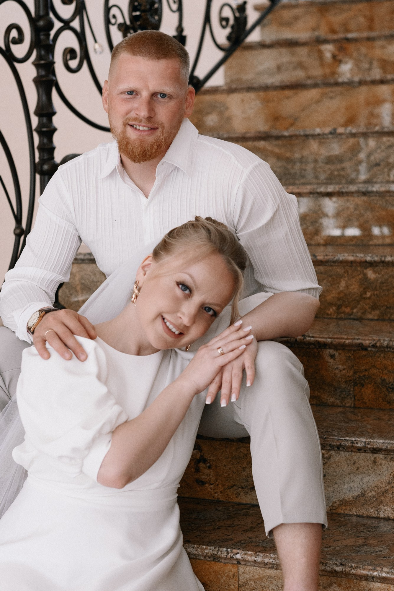 Свадебный фотограф в Тюмени — Фотосессия Павла и Марии на Набережной. Портретный фотограф Тюмень Дарья Мустафина