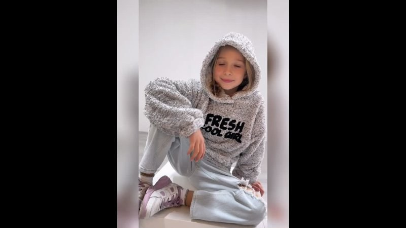 Съемка детских толстовок для маркетплейса. Контент фотограф для бизнеса и маркет-плейсов