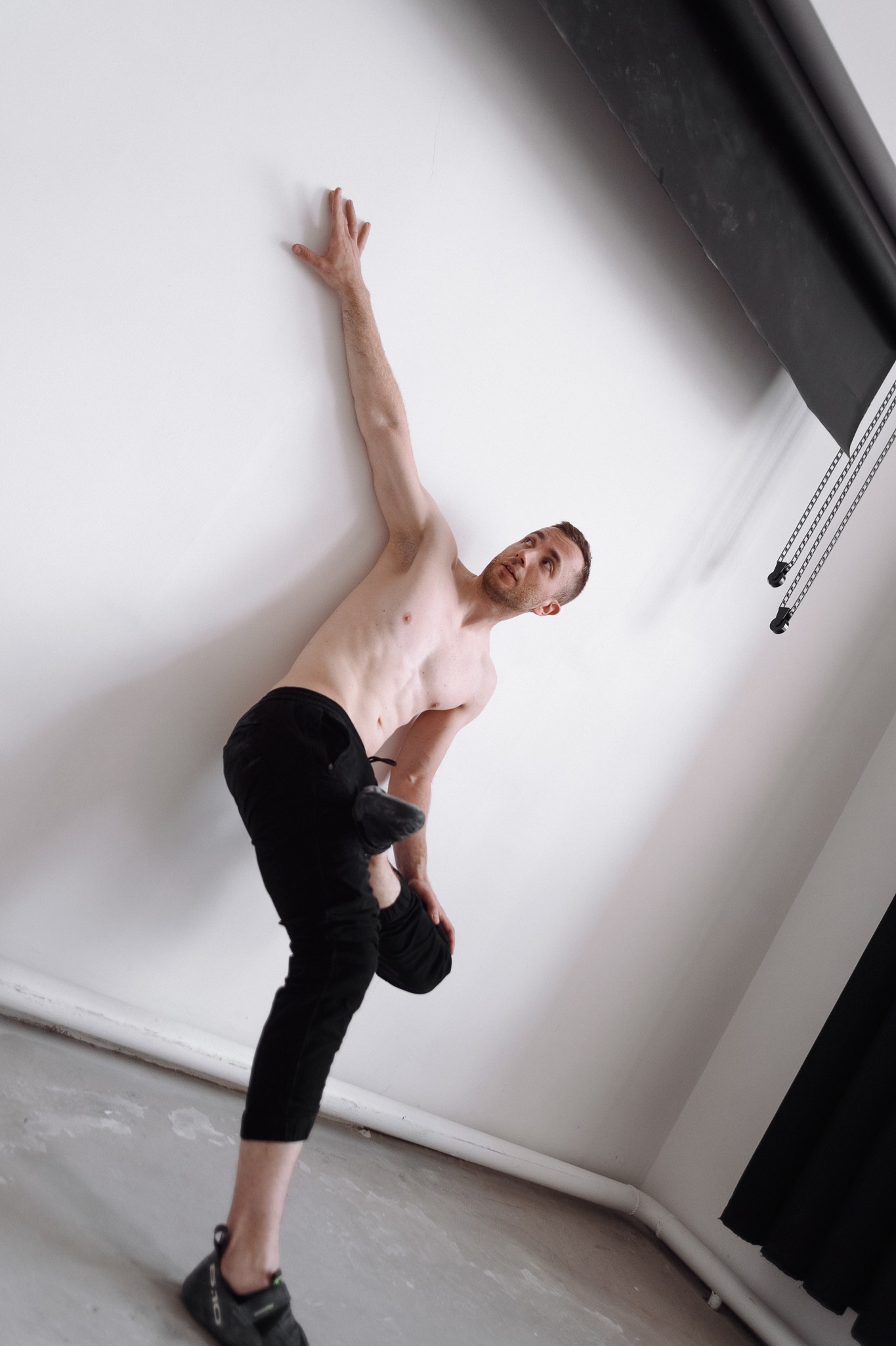 Мужская спортивная фотосессия в Тюмени: боулдеринг и лайфстайл. Фотограф Дарья Мустафина, Тюмень