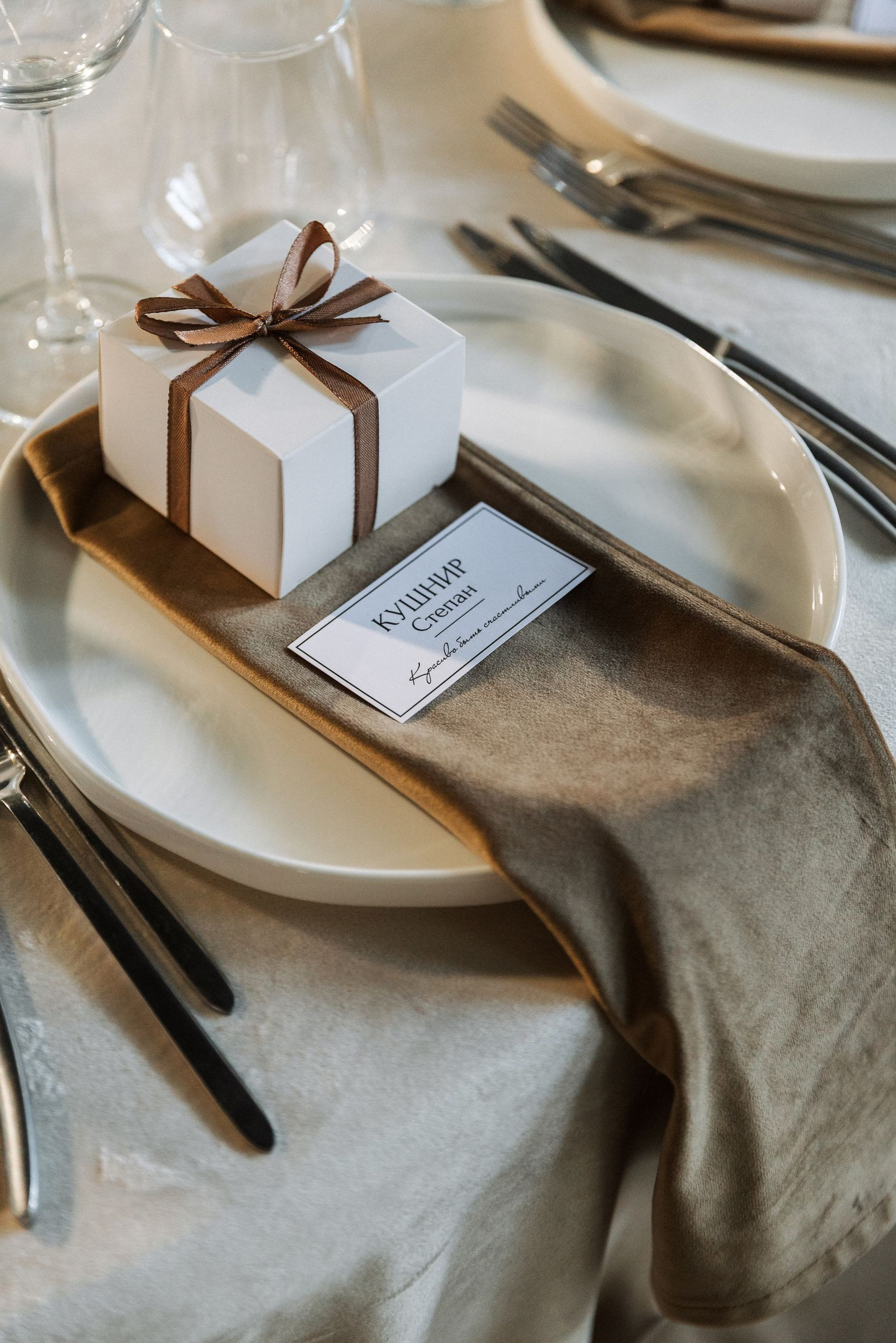 Свет для выездной регистрации в лофте The Hide. Пример из портфолио