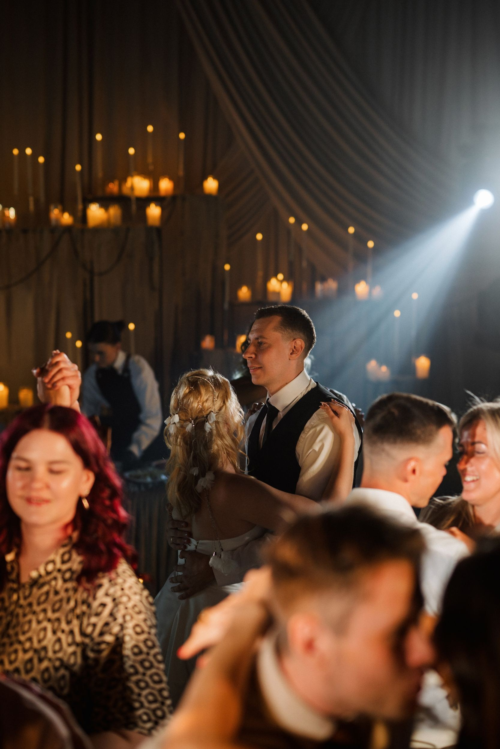 свет на первый танец в The Hide Нижний Новгород