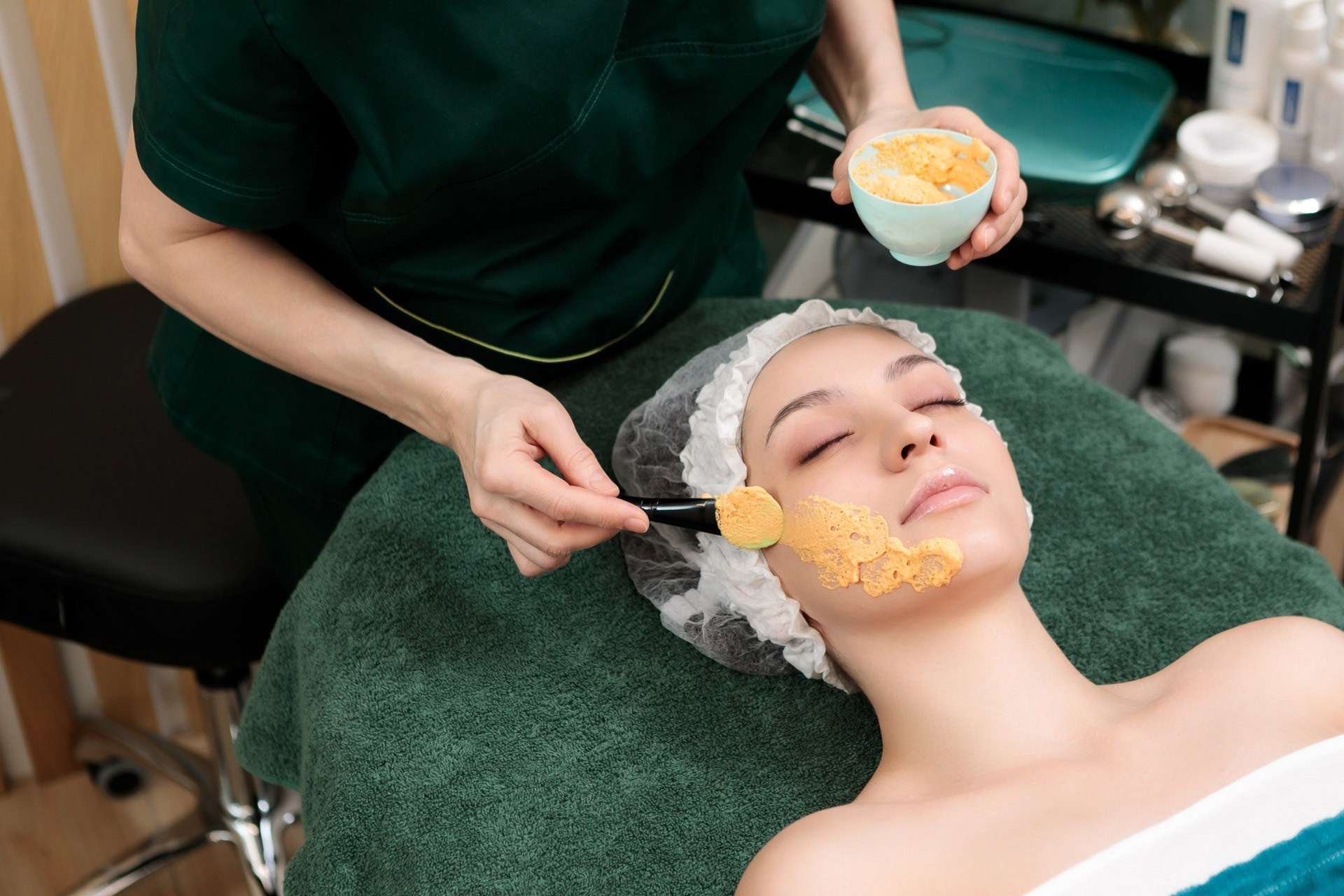 — Клиники, индустрия карсоты. Брук Артём