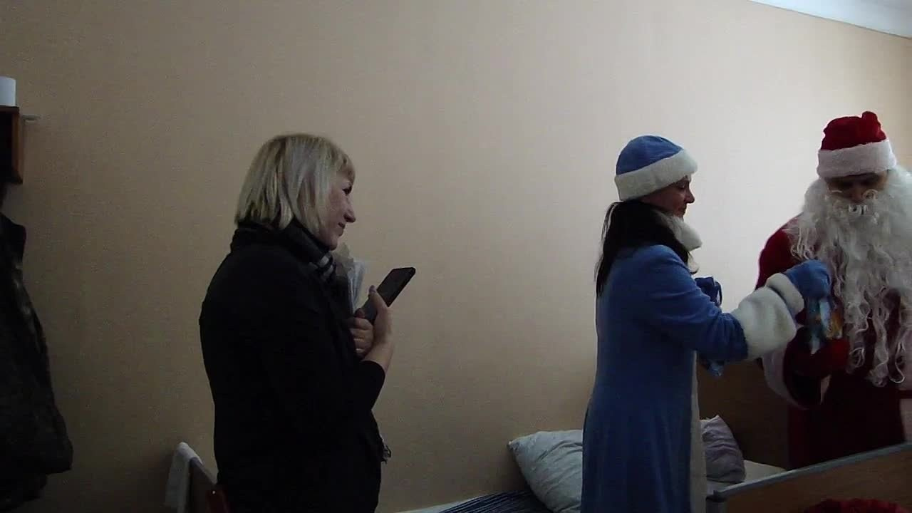 Новогодние подарки для раненых госпиталя в п.Мулино. НРОО КЦ "Собаковод"