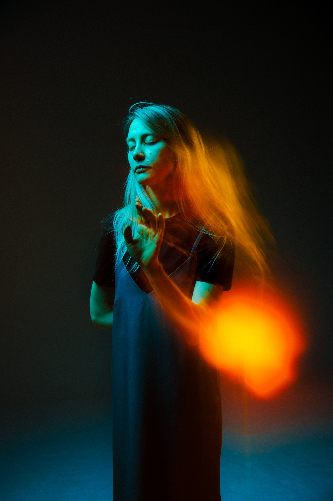 Works. Фотограф с цветным светом и оператор в Москве | Лиля Кичигина