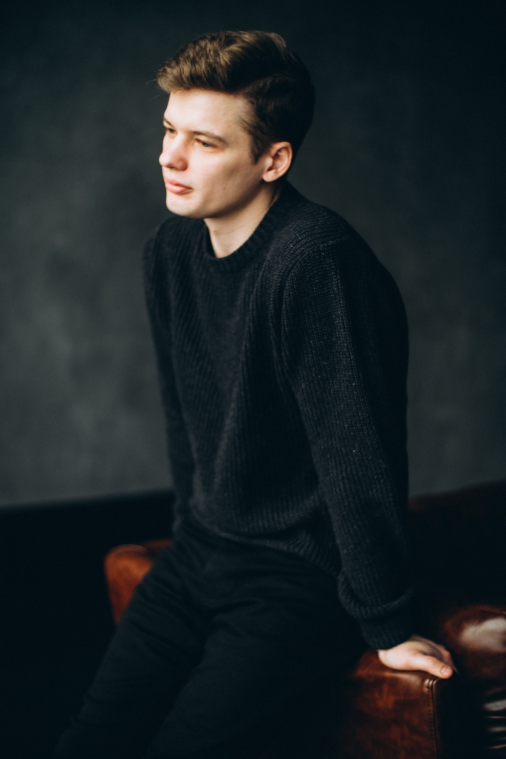 мужской фотограф Алматы Бизнес фотограф алматы Корпоративный фотограф алматы Бизнес портрет алматы подарить сертификат схъемка мужская подарок мужчине