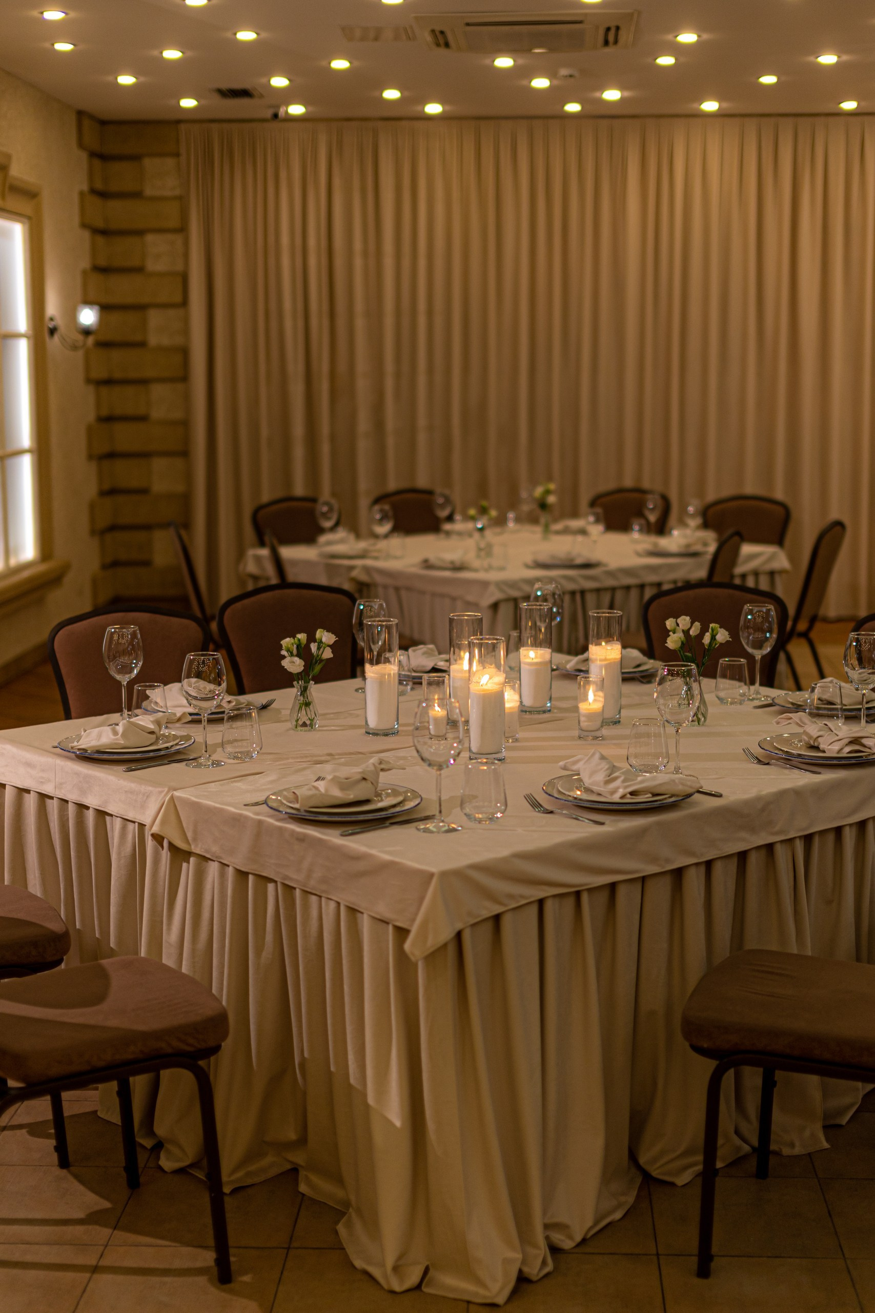 Банкетный зал ресторана Дача. Фотограф в Оренбурге. Профессиональный фотограф