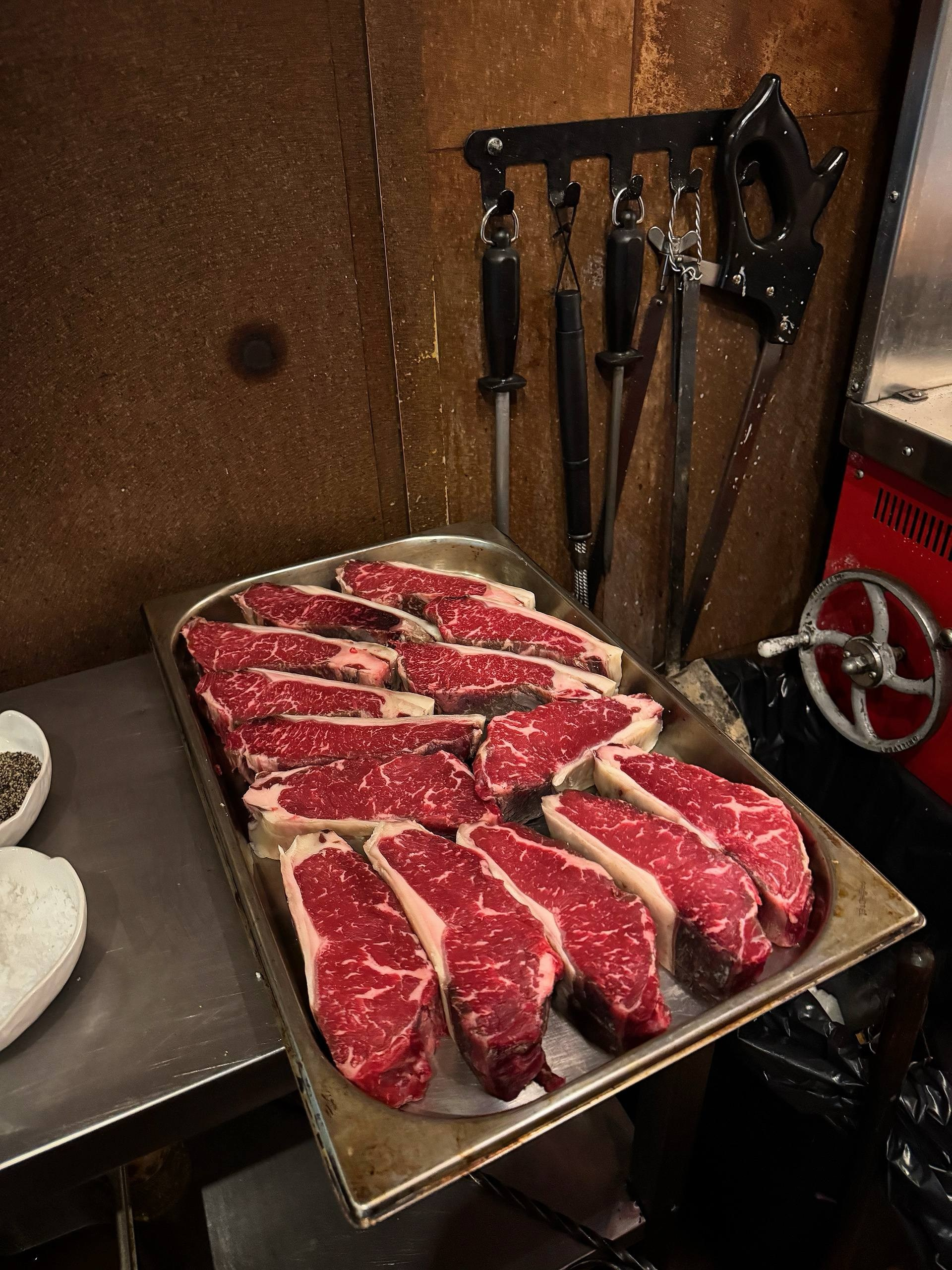 Nizhniy Novgorod. Dinner at Dodici Grill. The Other Pavel Potseluev — film photography and mastery of meat business