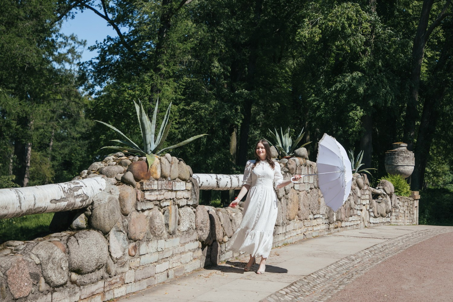 Предсвадебная прогулка по Петергофу. Фотограф крещение венчание в Петербурге! Помогает подобрать храм и посоветовал душевного батюшку в СПб