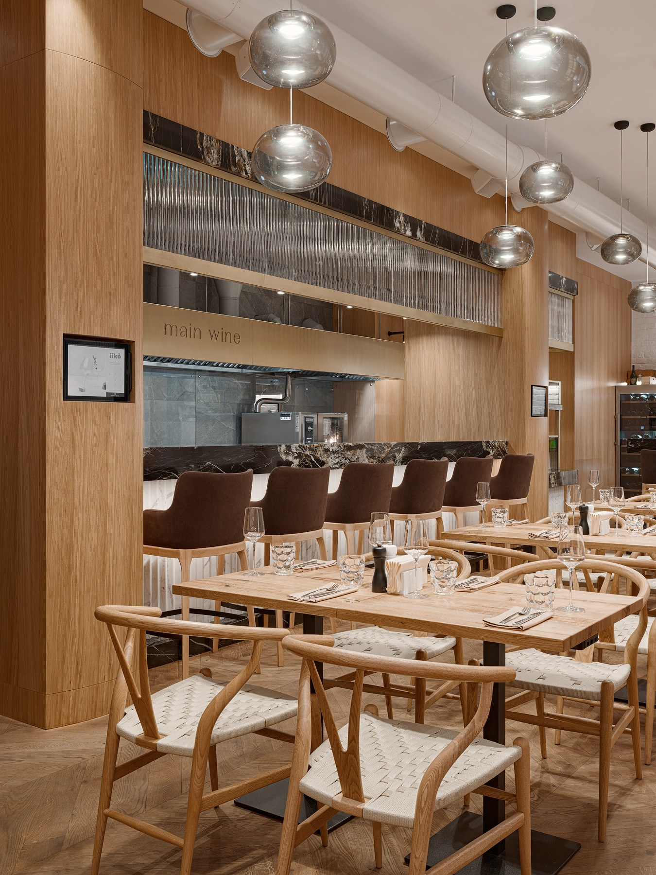 Интерьерный фотограф в Красноярске. Ресторан «Main Wine»